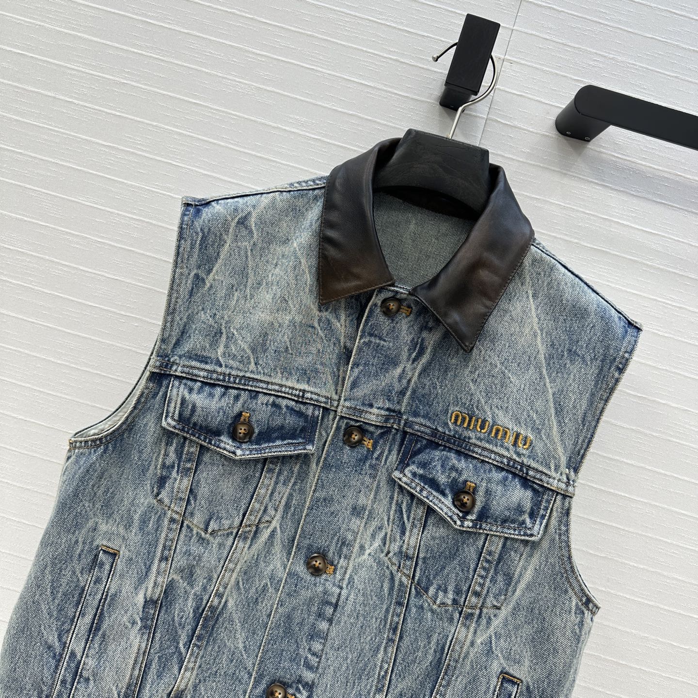 原单品质❤️miu缪系少女穿搭！早秋新品做旧皮领牛仔夹克外套！马溜褶痕工艺洗水复古风辣妹丹尼牛仔！气质翻