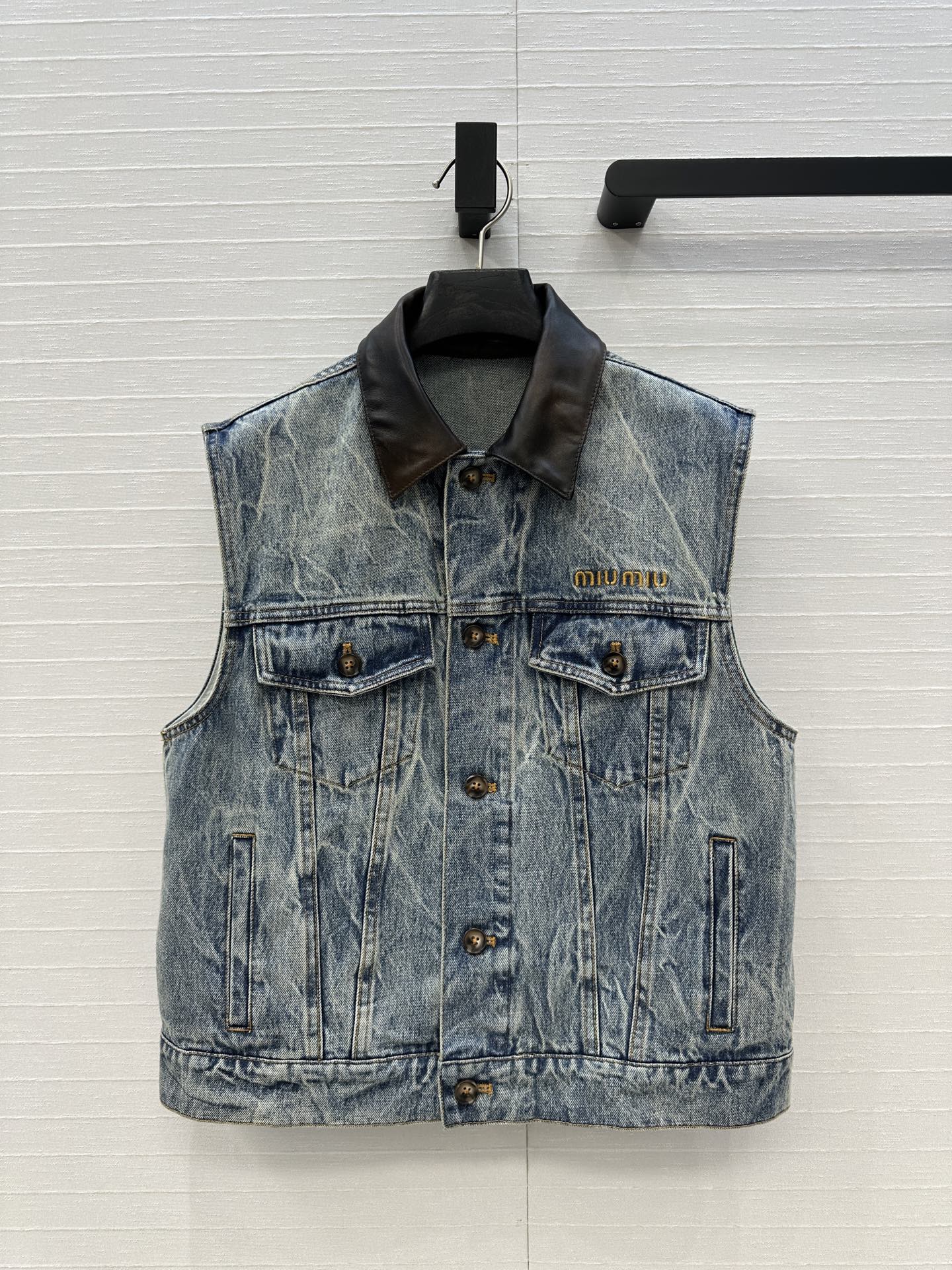 原单品质❤️miu缪系少女穿搭！早秋新品做旧皮领牛仔夹克外套！马溜褶痕工艺洗水复古风辣妹丹尼牛仔！气质翻