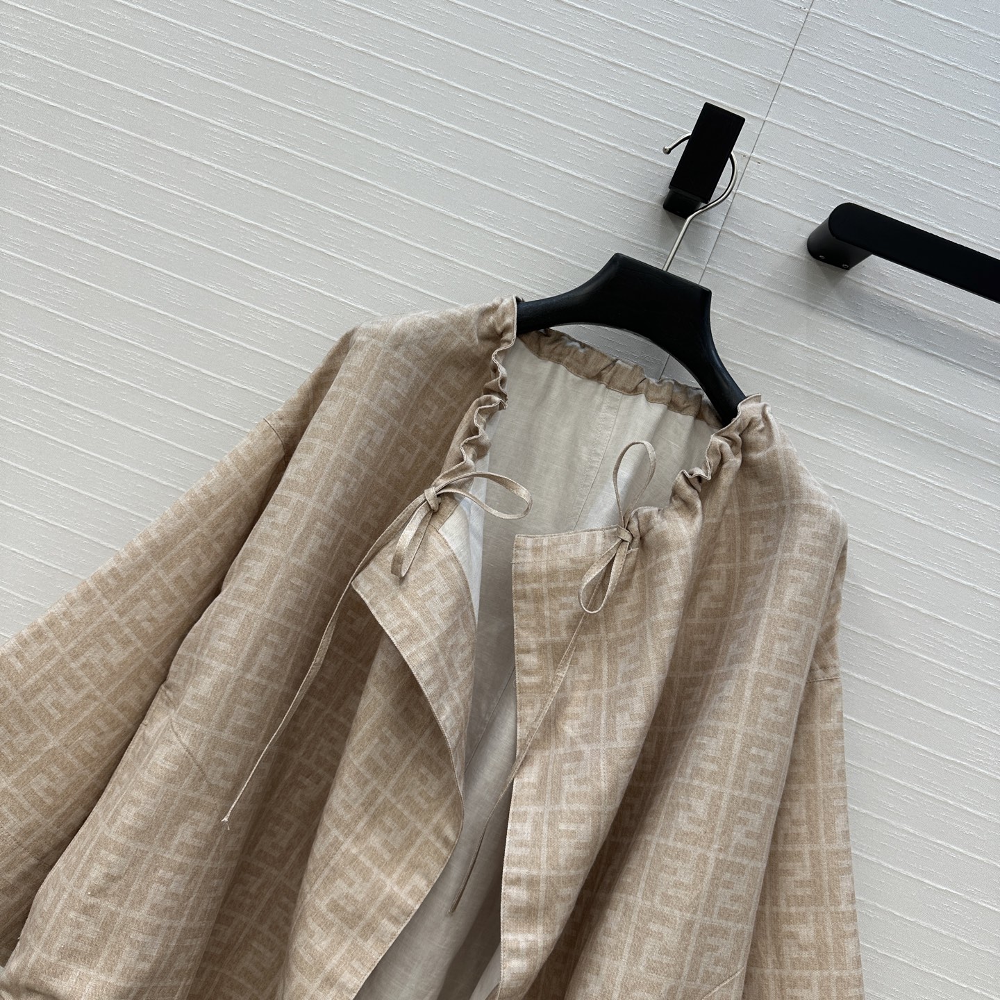 “Scavenging Women’s Suit with Fen* 25 Recommendation: Stylish and Comfortable Cape Coat with Tie-and-Twirl Belt” - 图片 2