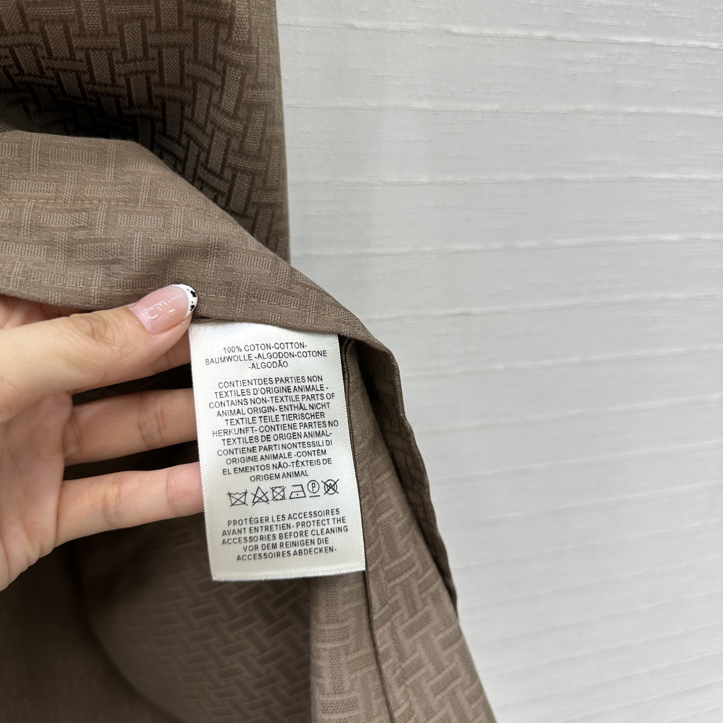 强烈推荐💕 He*mès 新品💕H暗纹提花大翻领系带风衣裙，系带褶裥袖口设计定位压褶处理简约大气不失精致