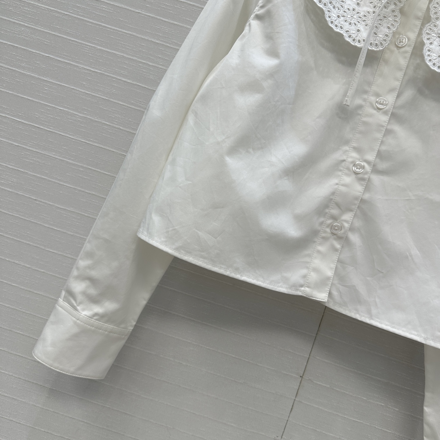 强烈推荐❤️Ce*25新品 花边娃娃领刺绣衬衫，复古文艺风凯旋门镂空刺绣低调奢华，干干净净的清冷减龄度假