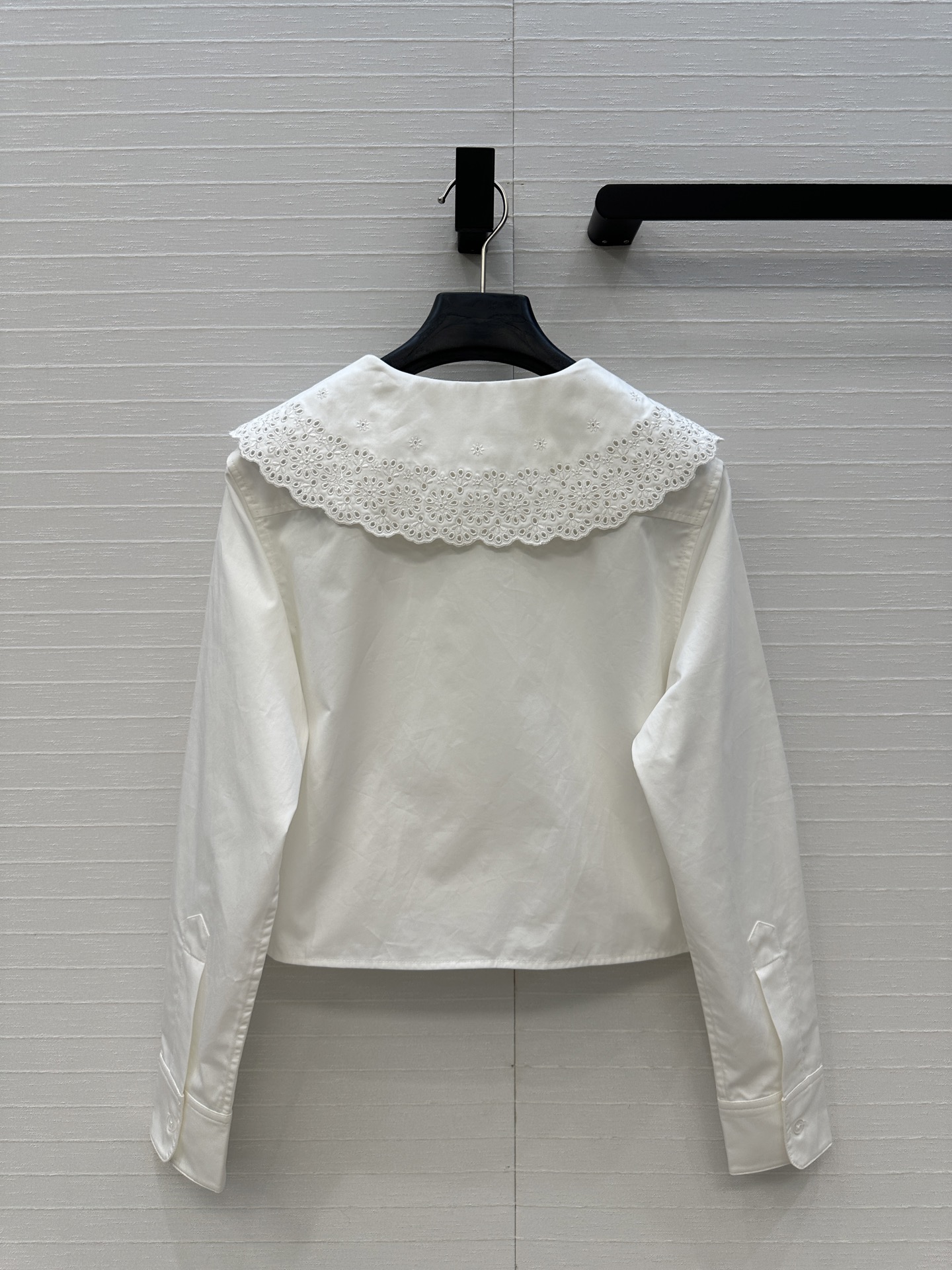 强烈推荐❤️Ce*25新品 花边娃娃领刺绣衬衫，复古文艺风凯旋门镂空刺绣低调奢华，干干净净的清冷减龄度假