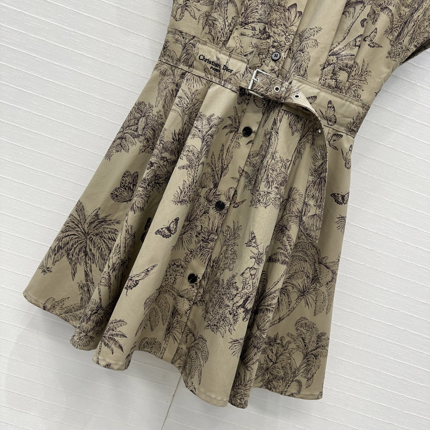 高端品质❤️Dio*25新品 榛果色茹伊印花圆领扣饰连衣裙！重新诠释 D家经典丛林动物图案。定制进口高密