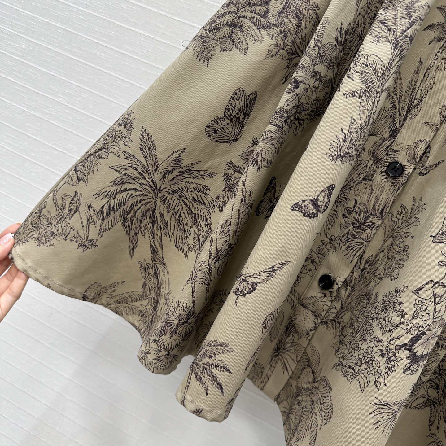 高端品质❤️Dio*25新品 榛果色茹伊印花圆领扣饰连衣裙！重新诠释 D家经典丛林动物图案。定制进口高密