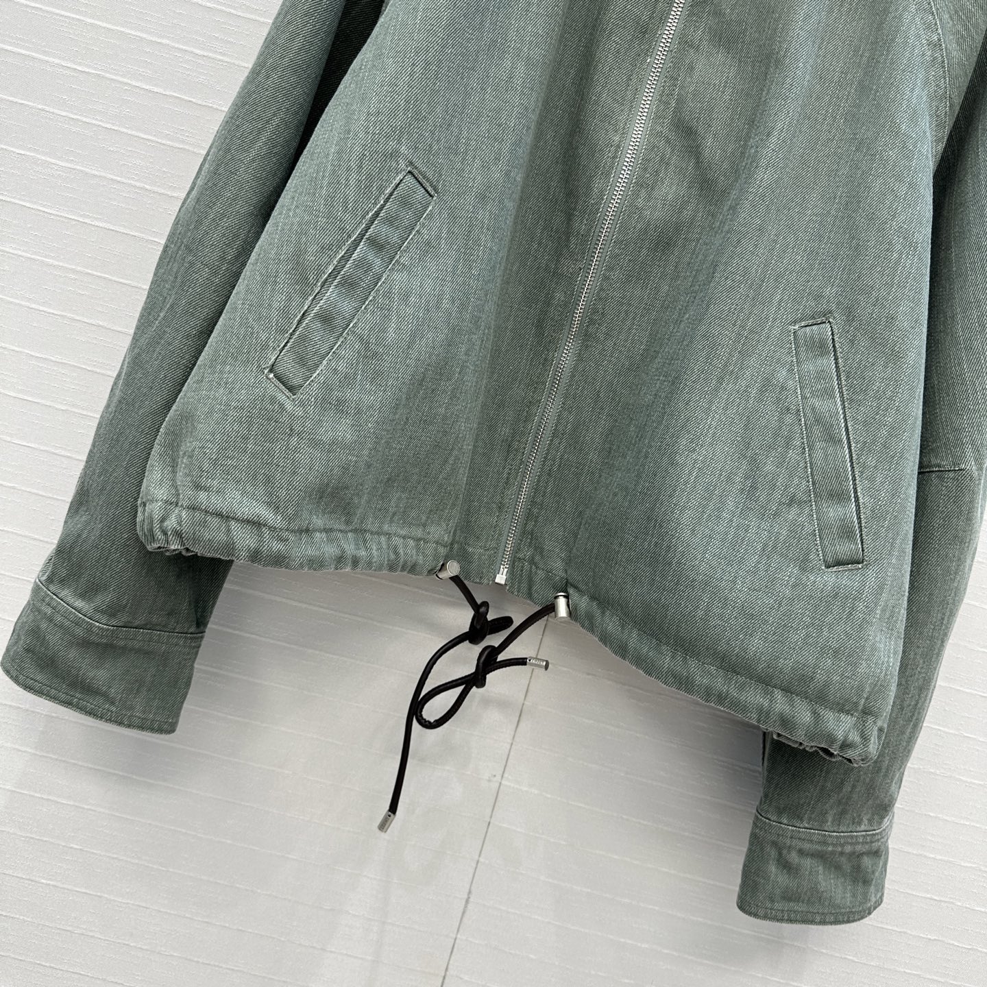 独家首发❤️爆单推荐，Lw时髦精穿搭！做旧双色织牛仔气球夹克外套！松弛感拉满的清爽look。进口牛仔筋骨