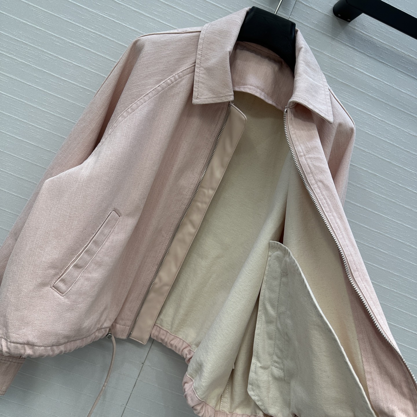 独家首发❤️爆单推荐，Lw时髦精穿搭！做旧双色织牛仔气球夹克外套！松弛感拉满的清爽look。进口牛仔筋骨