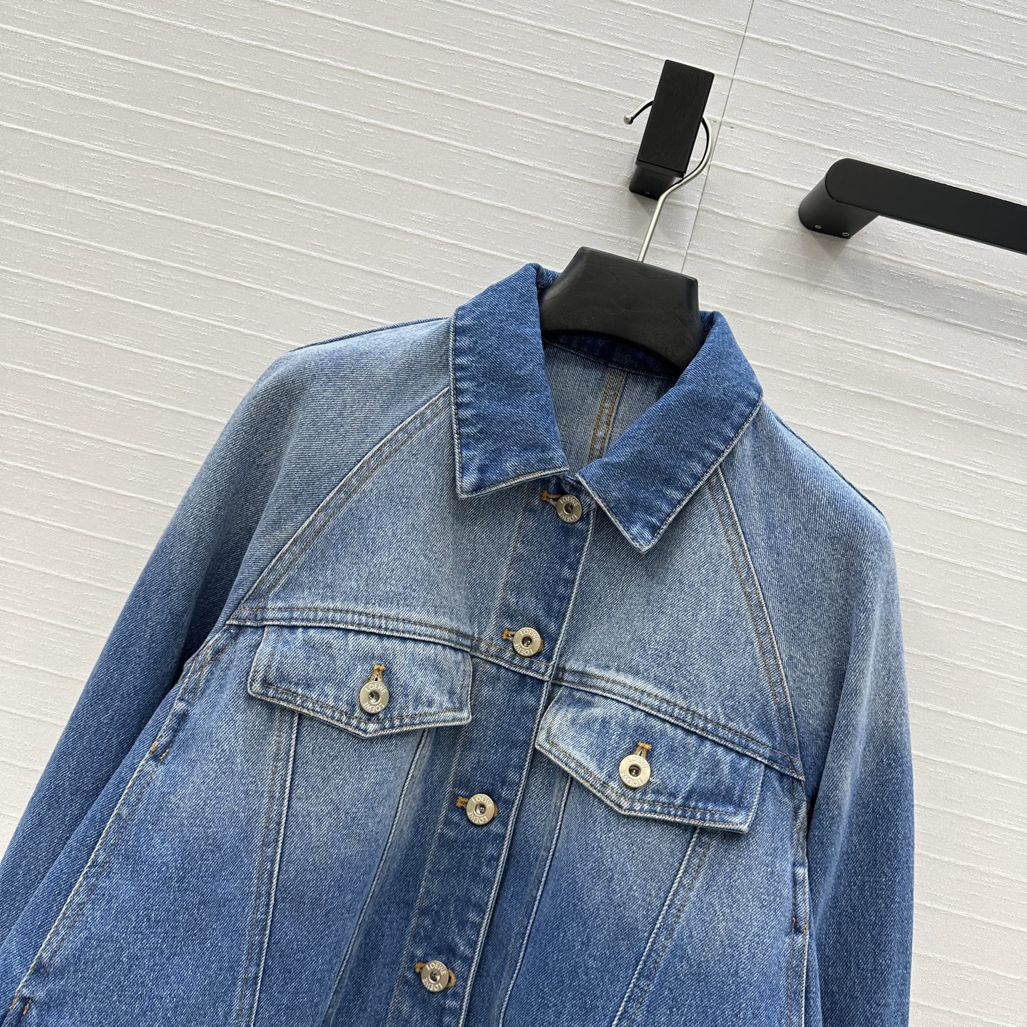 爆单推荐，Lw时髦精穿搭！复古洗水蓝丹宁A摆夹克牛仔外套！摩登时髦overziseA摆设计！经典短款版型
