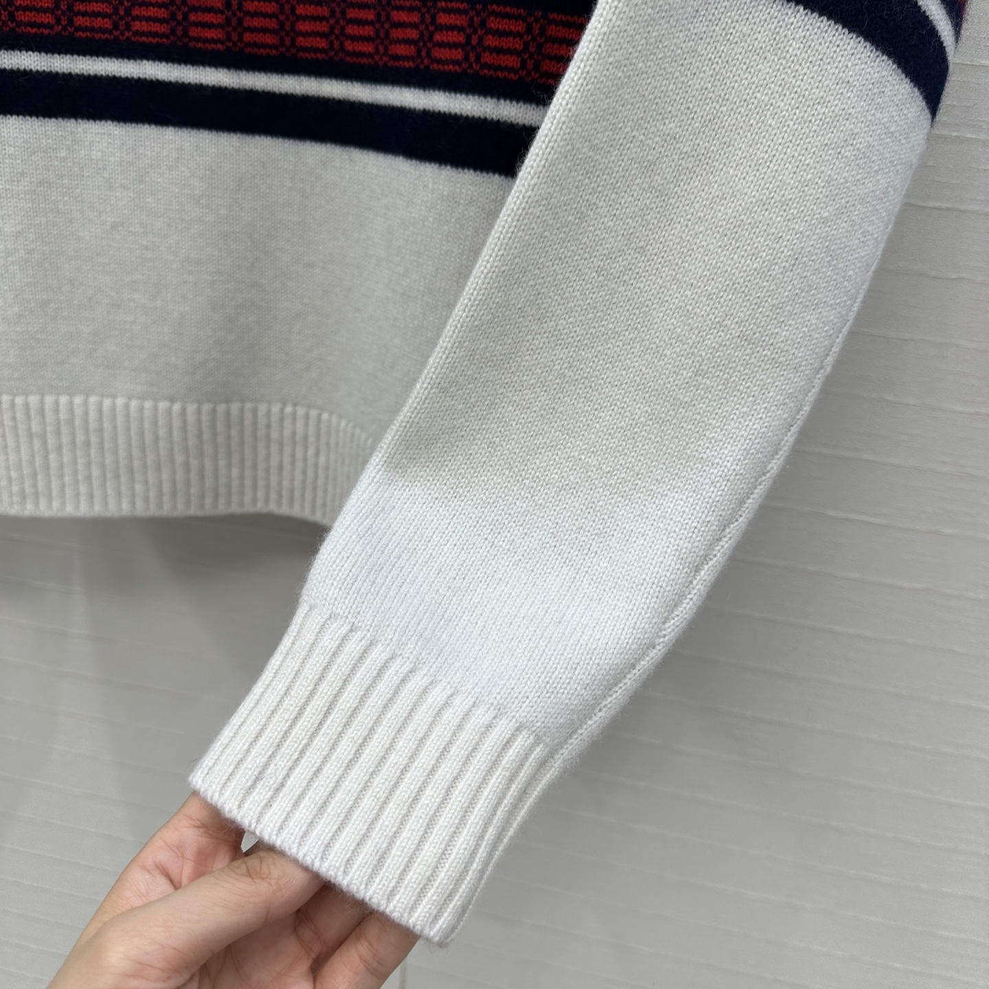 原单品质❤️RL*25新品英伦贵族风刺绣徽章羊绒针织衫，进口纱线瑞士机织工艺打造低调奢华的高级感！版型气