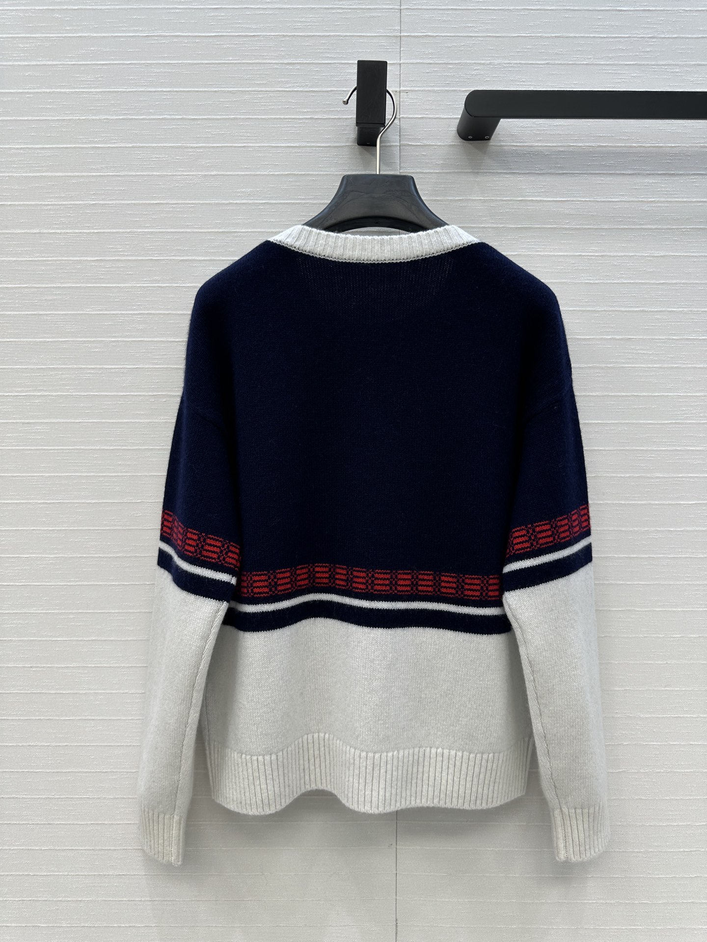 原单品质❤️RL*25新品英伦贵族风刺绣徽章羊绒针织衫，进口纱线瑞士机织工艺打造低调奢华的高级感！版型气