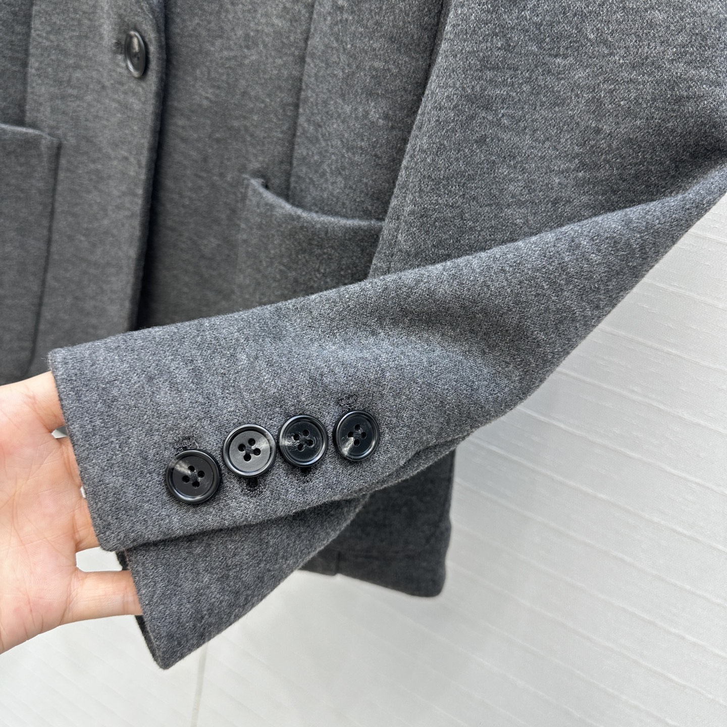 强烈推荐❤️Bc 25早秋新品网球系列 徽章贴绣西装外套，后领铜链装饰经典H微收腰版型休闲通勤设计奢华不