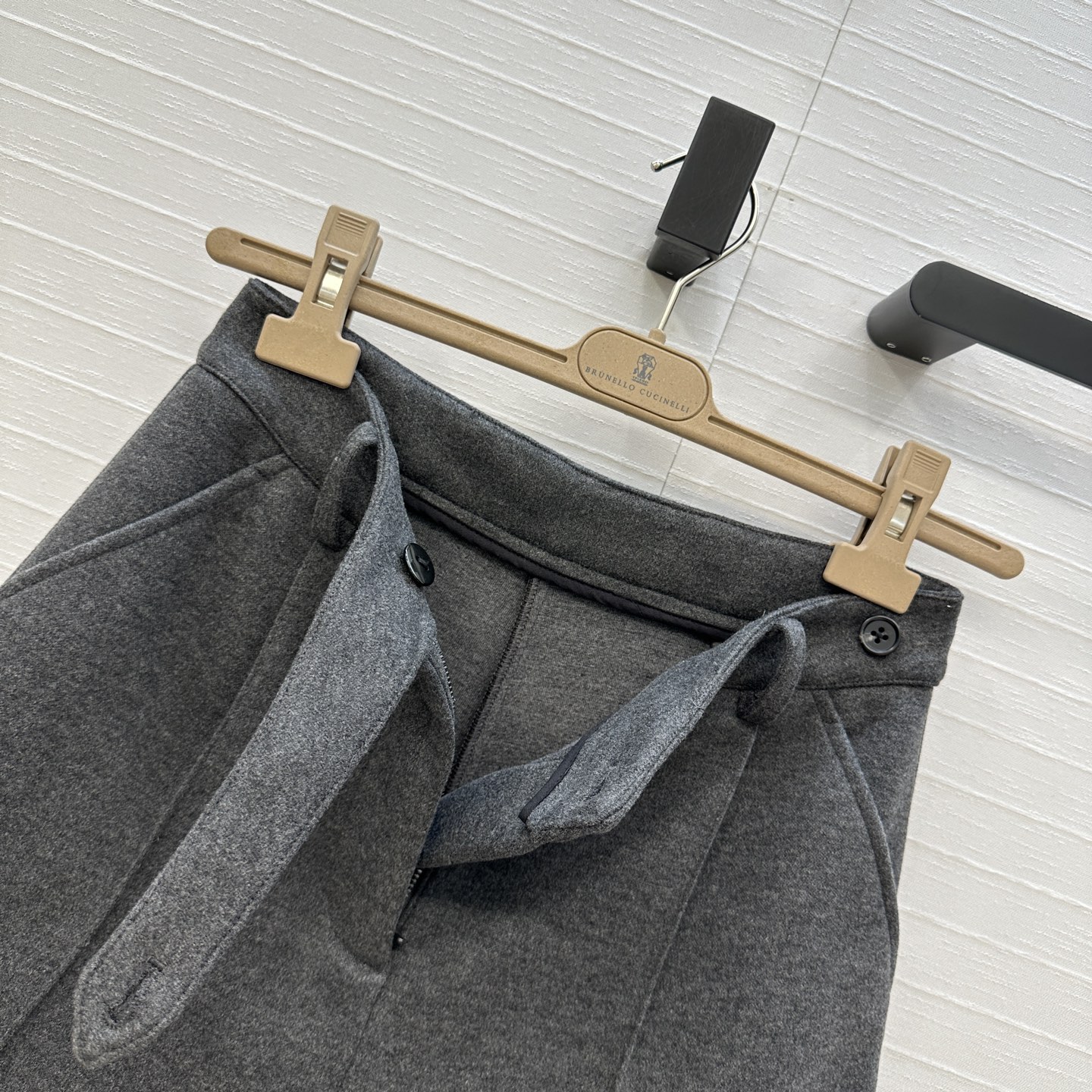 “Women’s Tennis Suit Set: P552 Original Grey Shorts Package for Bc25 Series – High Quality Design” - 图片 5