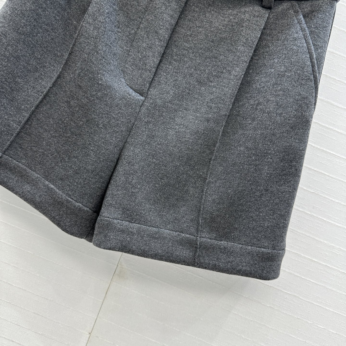 “Women’s Tennis Suit Set: P552 Original Grey Shorts Package for Bc25 Series – High Quality Design” - 图片 7