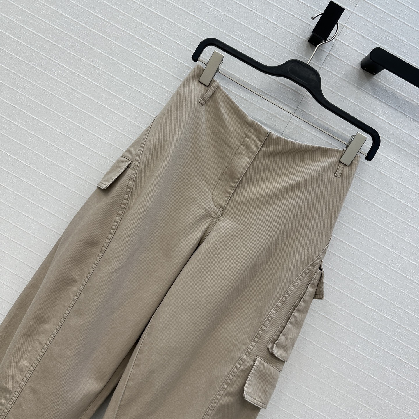 原单品质❤️定制米灰色和紫红色超好看显白🔥Alai*25新品斜贴袋圆筒工装裤！复古休闲工装风元素减龄时髦