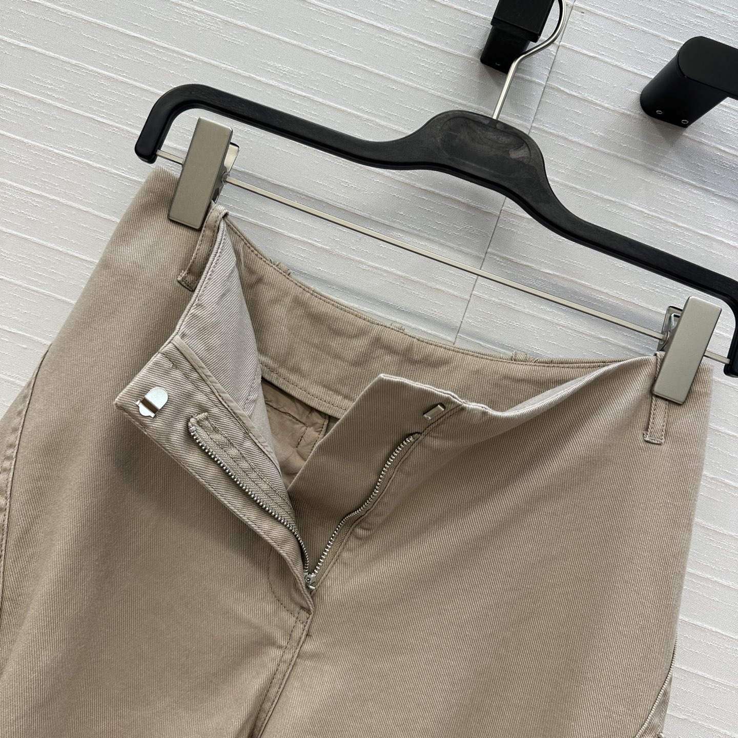 原单品质❤️定制米灰色和紫红色超好看显白🔥Alai*25新品斜贴袋圆筒工装裤！复古休闲工装风元素减龄时髦