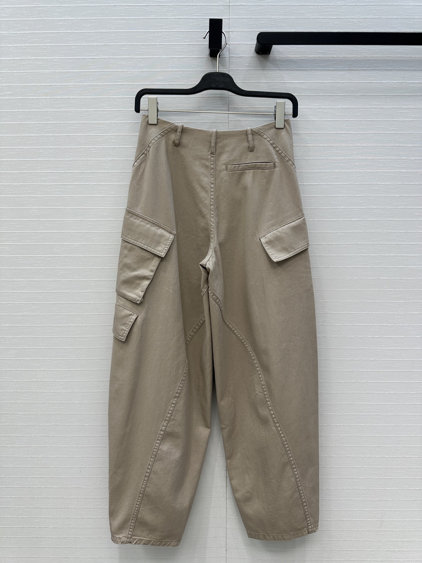 原单品质❤️定制米灰色和紫红色超好看显白🔥Alai*25新品斜贴袋圆筒工装裤！复古休闲工装风元素减龄时髦