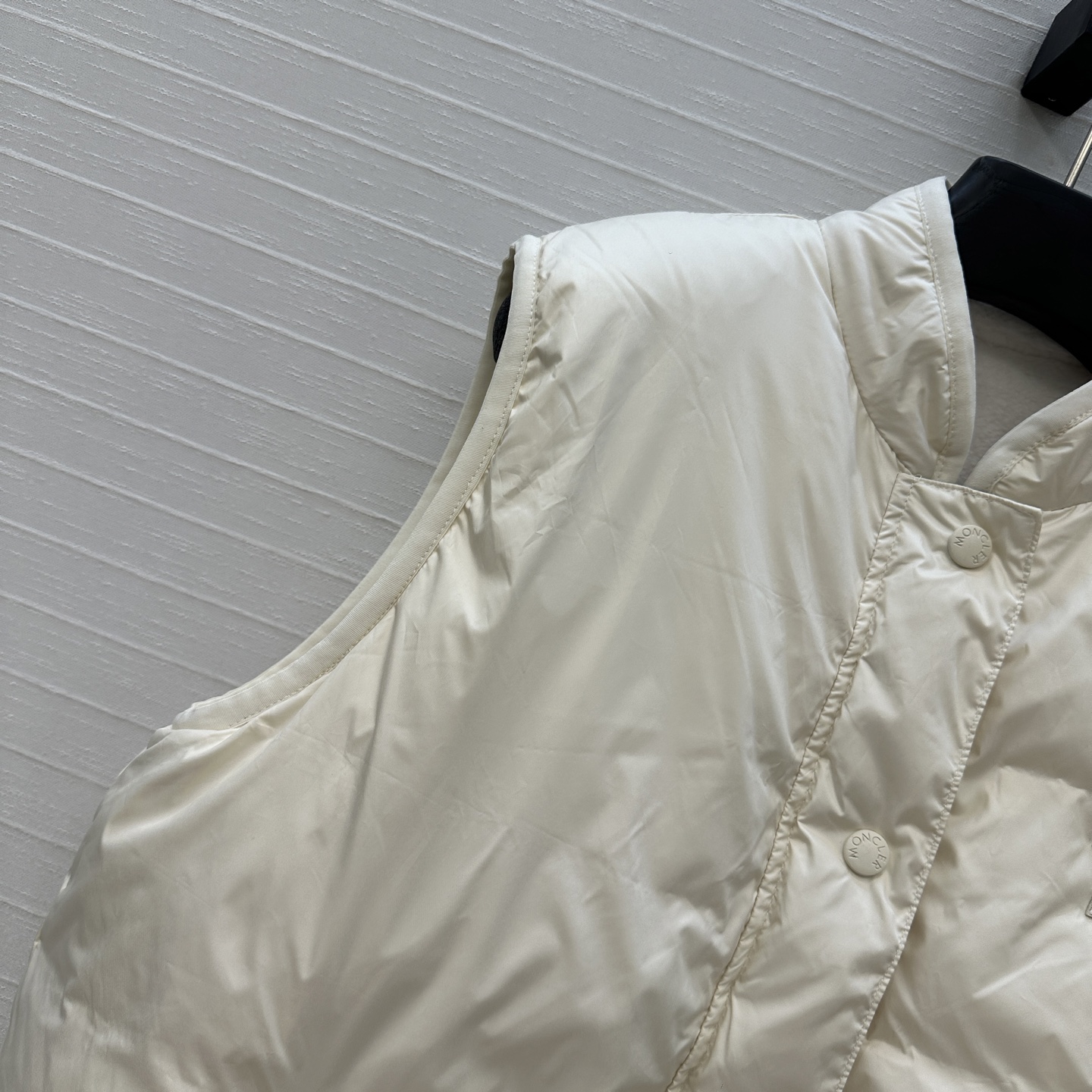 “Women’s One-Size-Fits-All Outfit with Gilet-Flush Vest and Memory Line – Fashionable and Comfortable!” - 图片 3