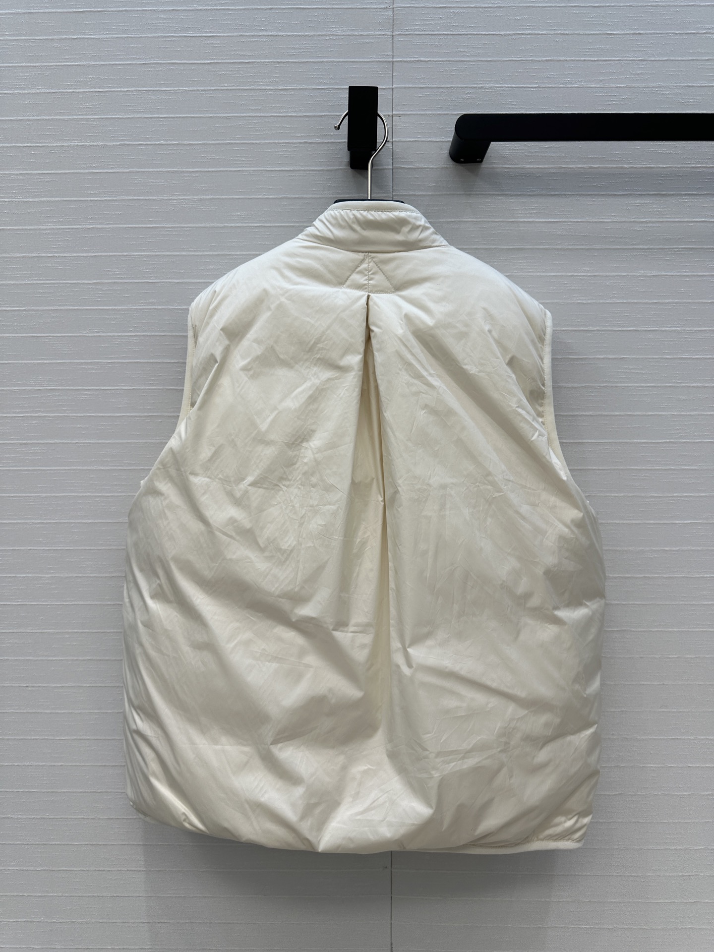 “Women’s One-Size-Fits-All Outfit with Gilet-Flush Vest and Memory Line – Fashionable and Comfortable!” - 图片 8