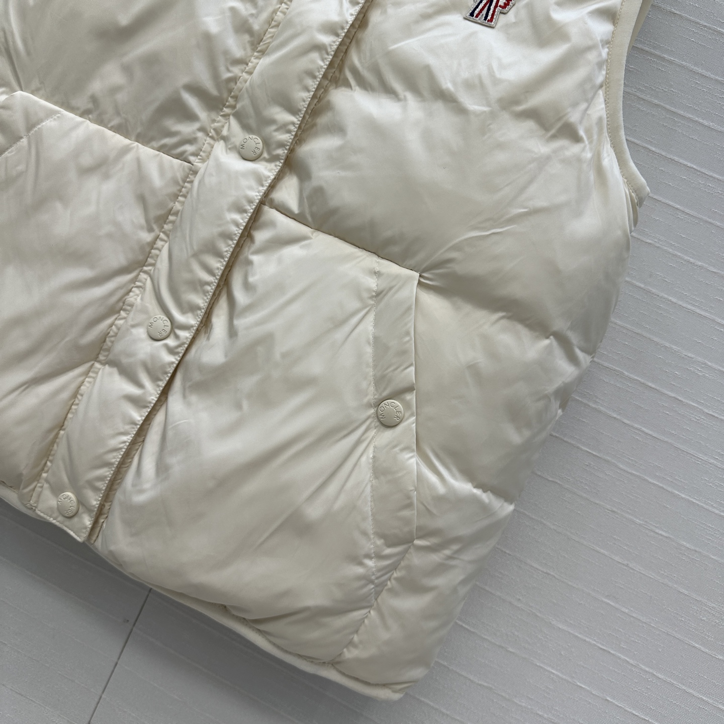 “Women’s One-Size-Fits-All Outfit with Gilet-Flush Vest and Memory Line – Fashionable and Comfortable!” - 图片 5