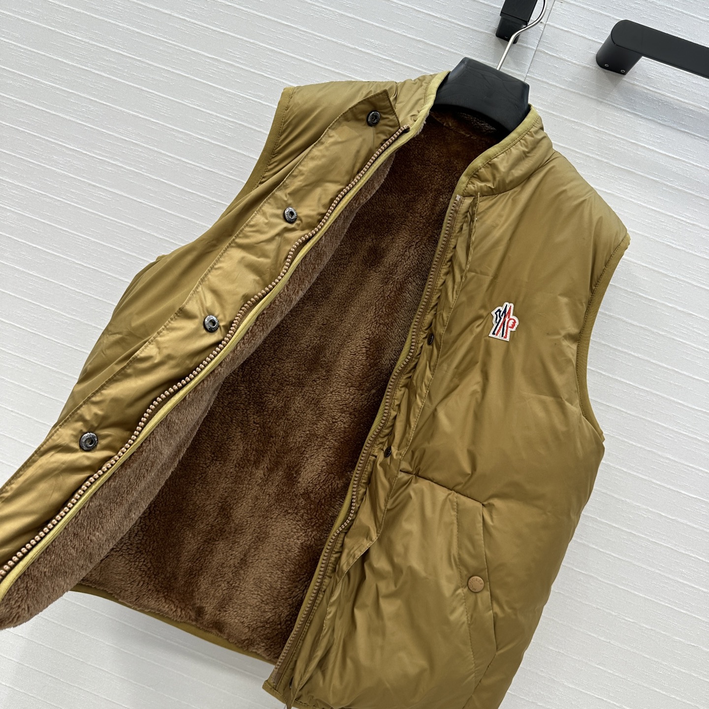 “Women’s Fashion Outfit P1092: Dust-Proof Bag, Gilet-Flush Vest, Youthful Style, H-Style Pair, Comfortable & Stylish!” - 图片 6