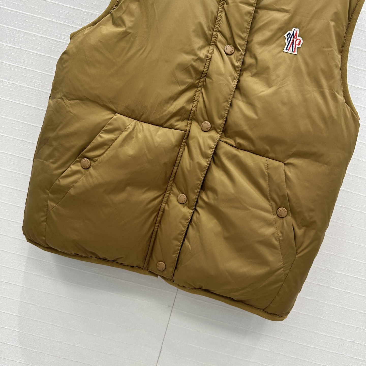 “Women’s Fashion Outfit P1092: Dust-Proof Bag, Gilet-Flush Vest, Youthful Style, H-Style Pair, Comfortable & Stylish!” - 图片 5
