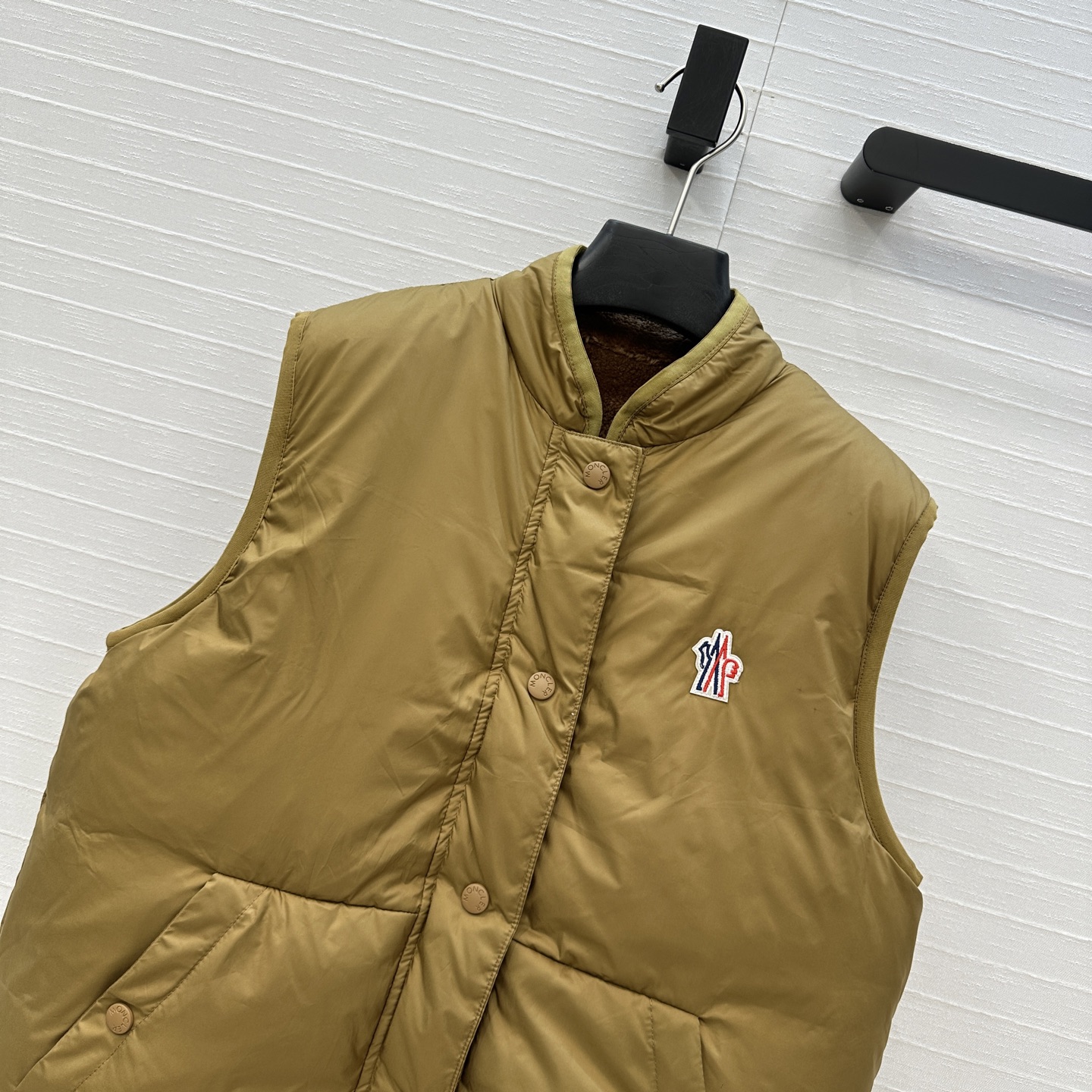 “Women’s Fashion Outfit P1092: Dust-Proof Bag, Gilet-Flush Vest, Youthful Style, H-Style Pair, Comfortable & Stylish!” - 图片 2
