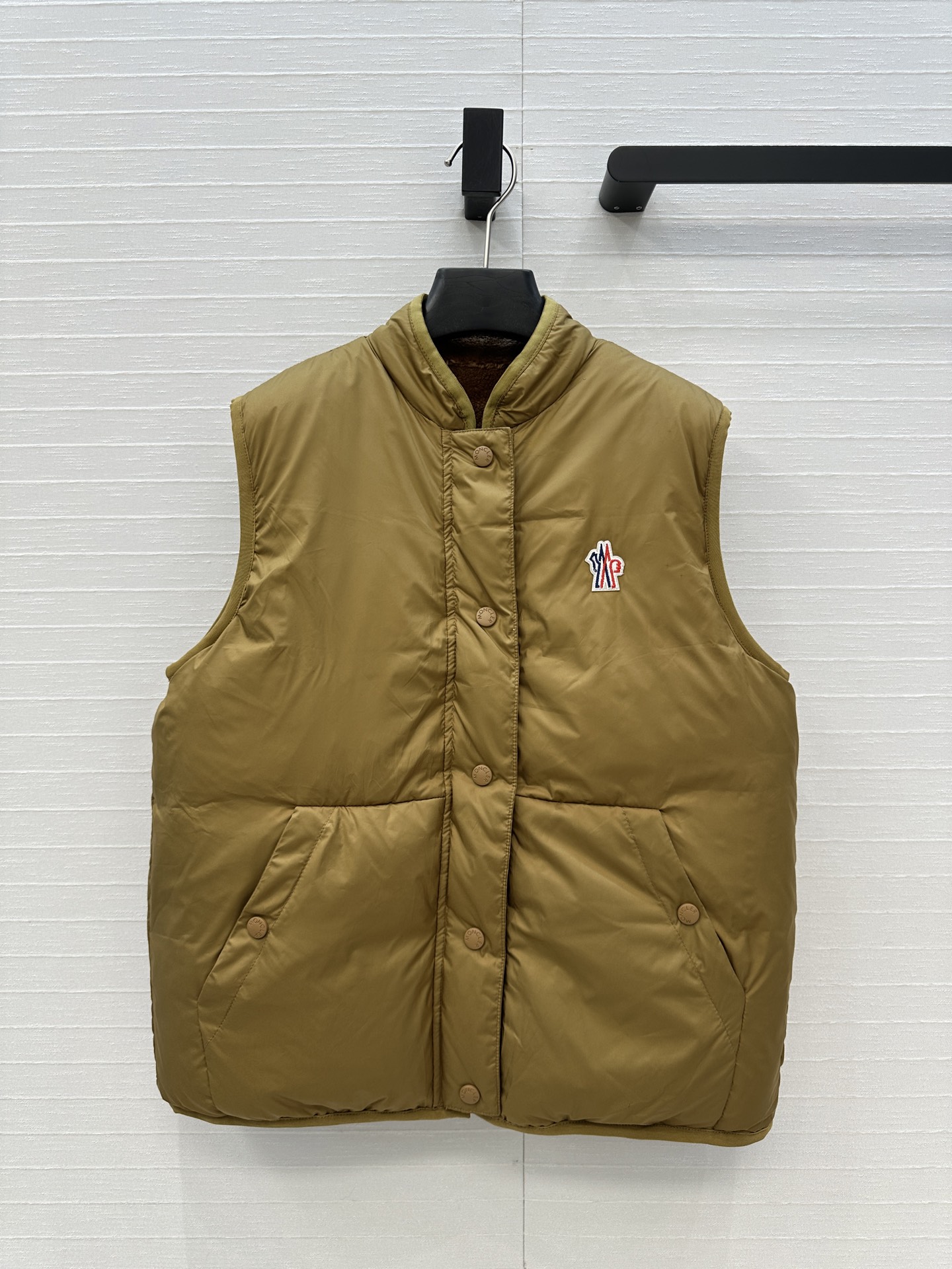 “Women’s Fashion Outfit P1092: Dust-Proof Bag, Gilet-Flush Vest, Youthful Style, H-Style Pair, Comfortable & Stylish!” - 图片 1