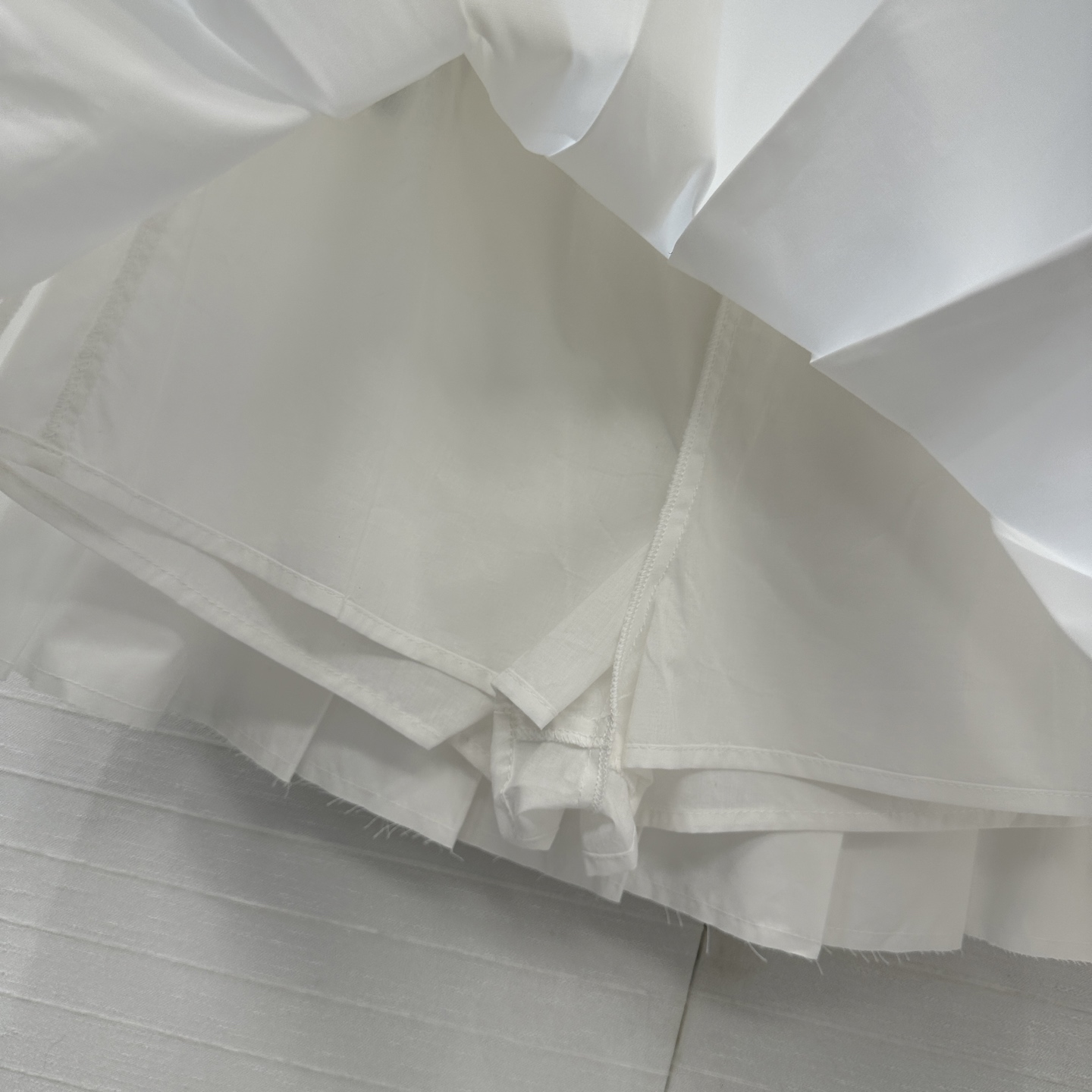 强烈推荐❤️miu系少女穿搭！知性分子学院风压褶短半裙，撞色罗纹腰拼接棉质面料设计甜酷兼备减龄穿搭，经典