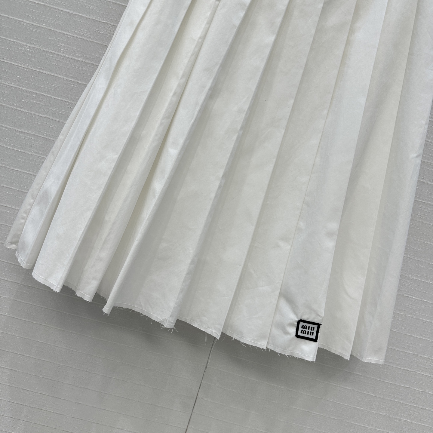 强烈推荐❤️miu系少女穿搭！知性分子学院风压褶长半裙，撞色罗纹腰拼接棉质面料设计甜酷兼备减龄穿搭，经典