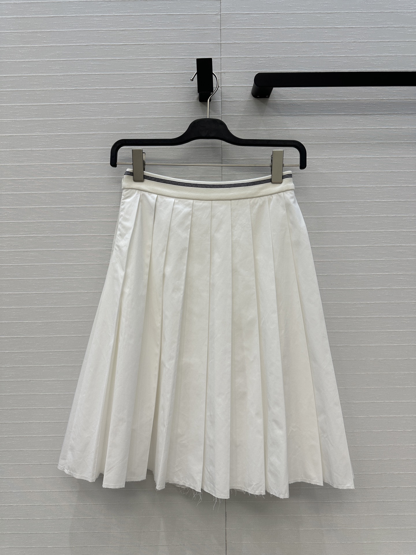 强烈推荐❤️miu系少女穿搭！知性分子学院风压褶长半裙，撞色罗纹腰拼接棉质面料设计甜酷兼备减龄穿搭，经典