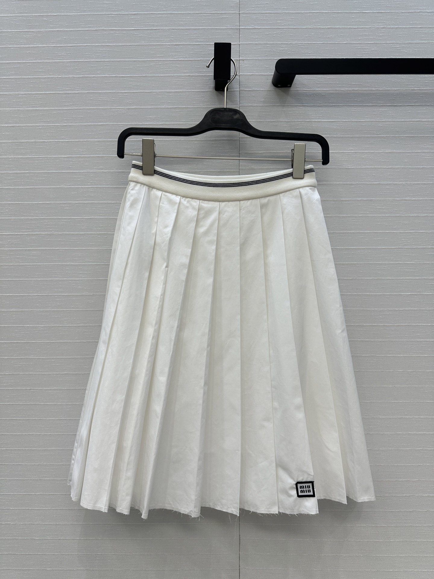 强烈推荐❤️miu系少女穿搭！知性分子学院风压褶长半裙，撞色罗纹腰拼接棉质面料设计甜酷兼备减龄穿搭，经典