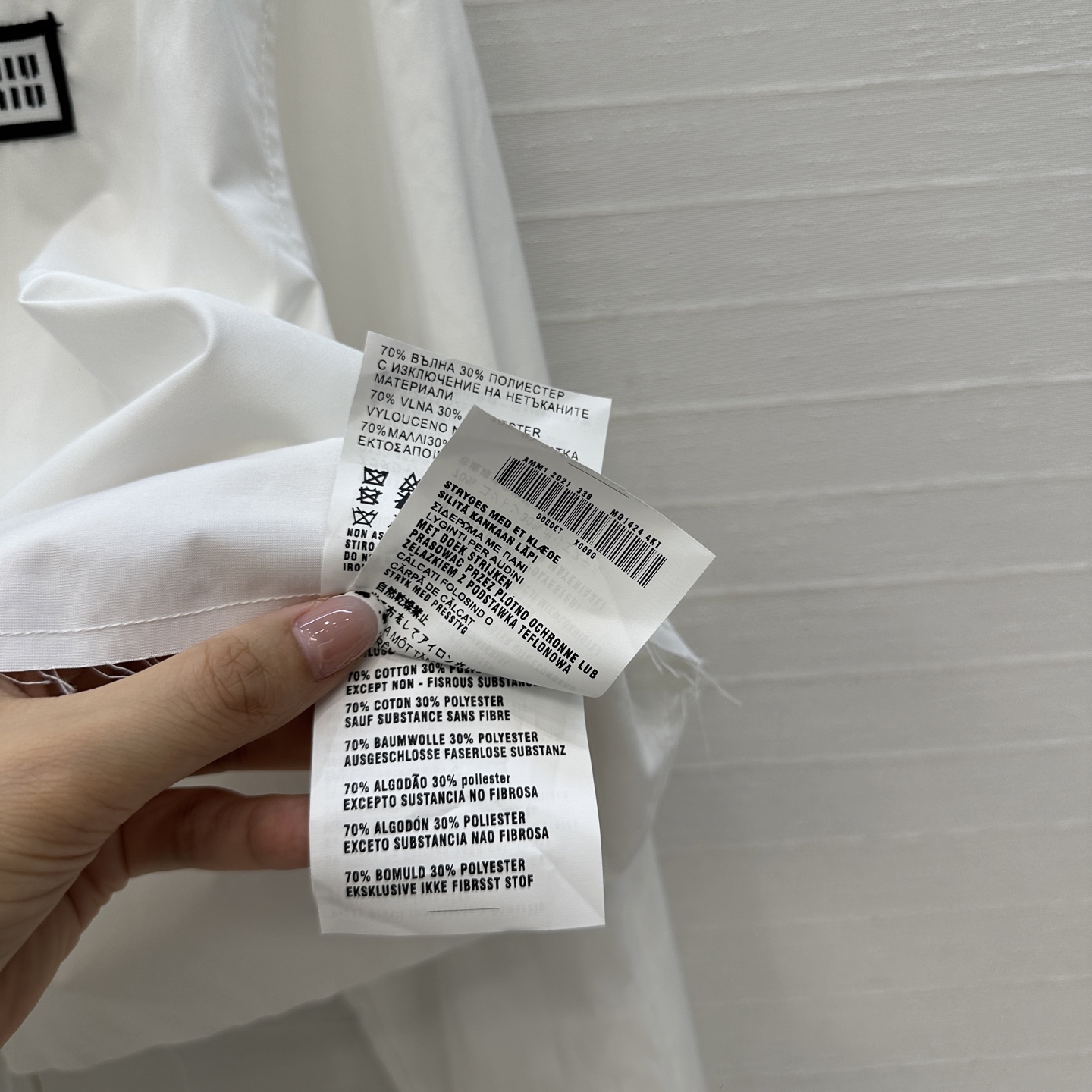 强烈推荐🌸miu系少女穿搭！知性分子学院风刺绣衬衫。撞色螺纹拼接翻领！H小短款甜酷兼备减龄穿搭。不挑人版