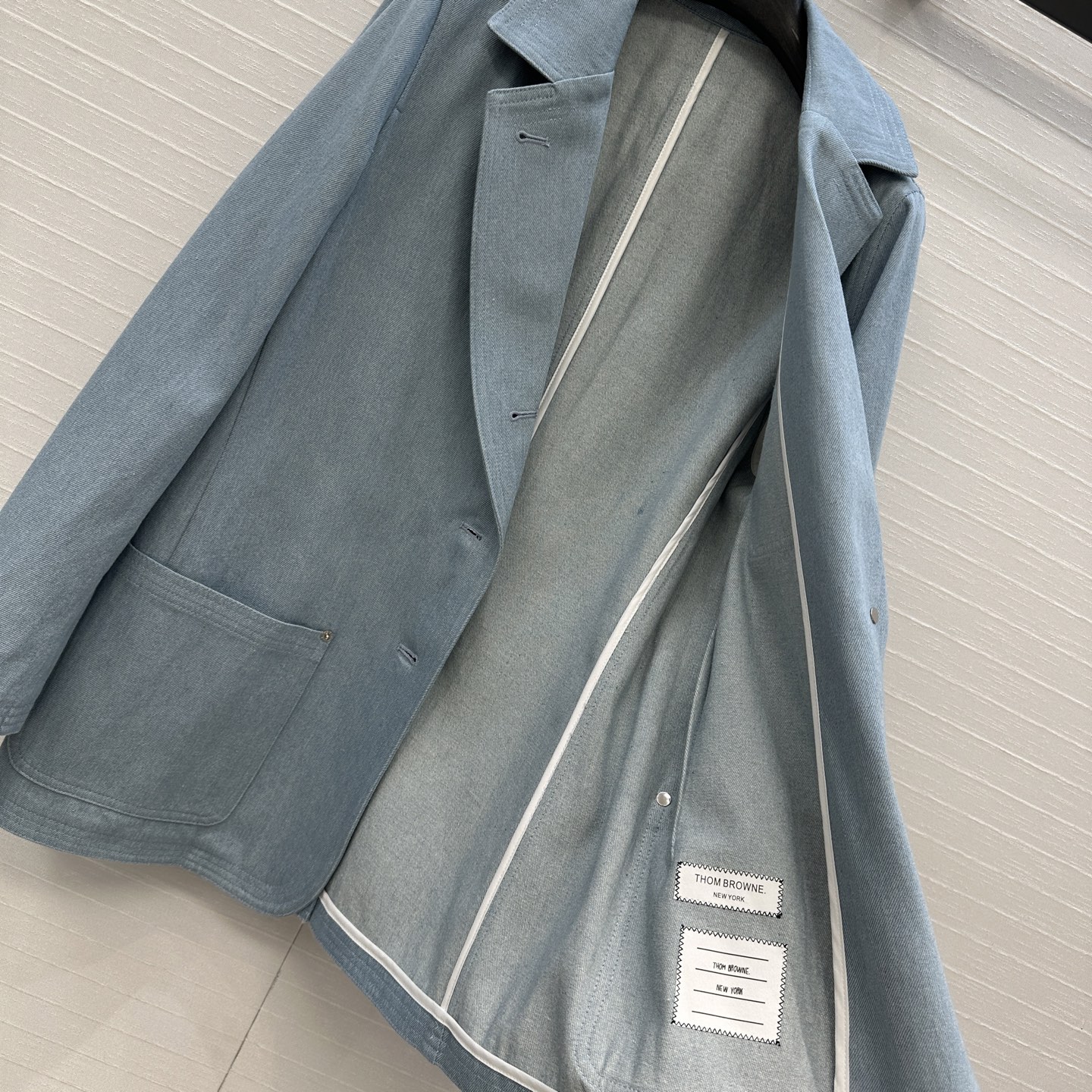 “Versatile Female Suit: Brown Cowboy Leisure Coat with Micro-Clip Trim and Sweet Salt School Influence for Young Girls” - 图片 6