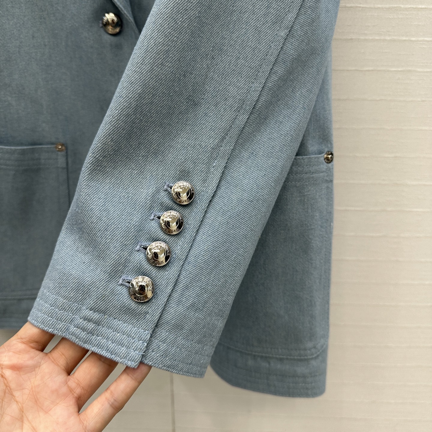 “Versatile Female Suit: Brown Cowboy Leisure Coat with Micro-Clip Trim and Sweet Salt School Influence for Young Girls” - 图片 5