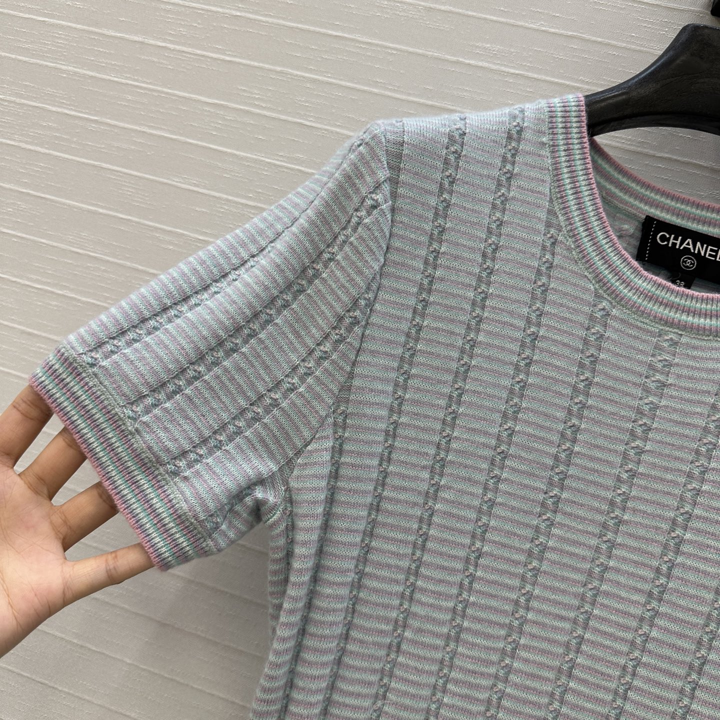 独家首发❤️高端原单品质，Cha *25B新品！白月光粉蓝色圆领针织短袖连衣裙，毛绒荷叶边设计百搭减龄又