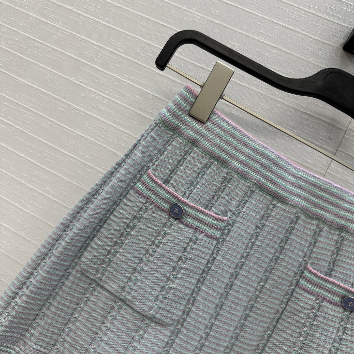 独家首发❤️高端原单品质，Cha *25B新品！白月光粉蓝色针织半裙，毛绒荷叶边设计百搭减龄又时髦！进口