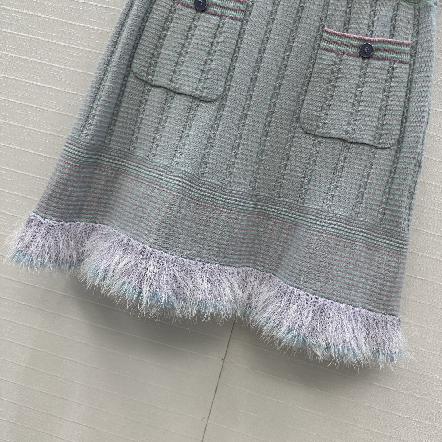 独家首发❤️高端原单品质，Cha *25B新品！白月光粉蓝色针织半裙，毛绒荷叶边设计百搭减龄又时髦！进口