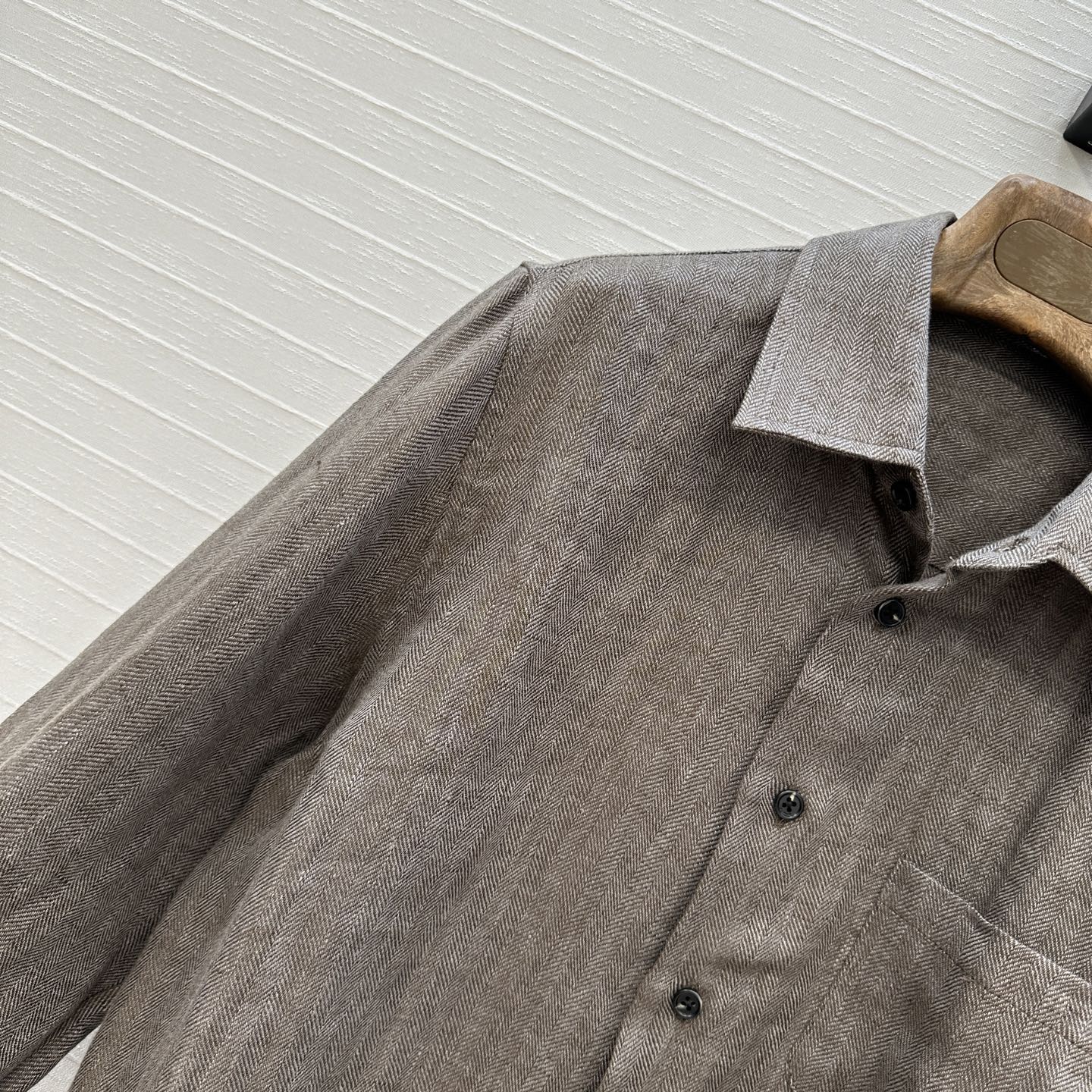 “New LP Autumn Winter Women’s Clothing Recommendations: Red & Brown Linen Liner with Classic Loose Fit” - 图片 3