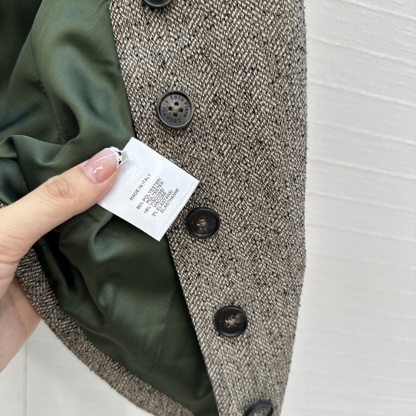 强烈推荐❤️Loro piana老钱风休闲穿搭单排扣西装马甲，定制混线人字纹面料，复古优雅修身版型剪裁单