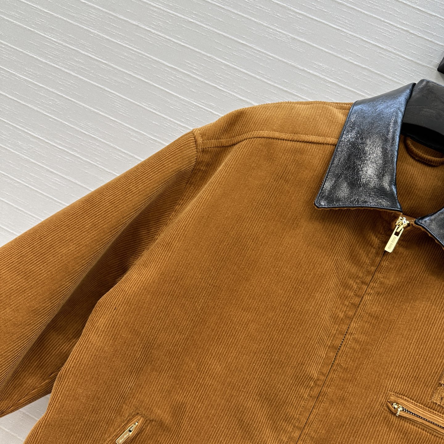 独家首发❤️原单品质！miu系少女知识分子时髦穿搭！真皮翻领拼接灯芯绒棉服外套！立体剪裁短款H版型演绎秋