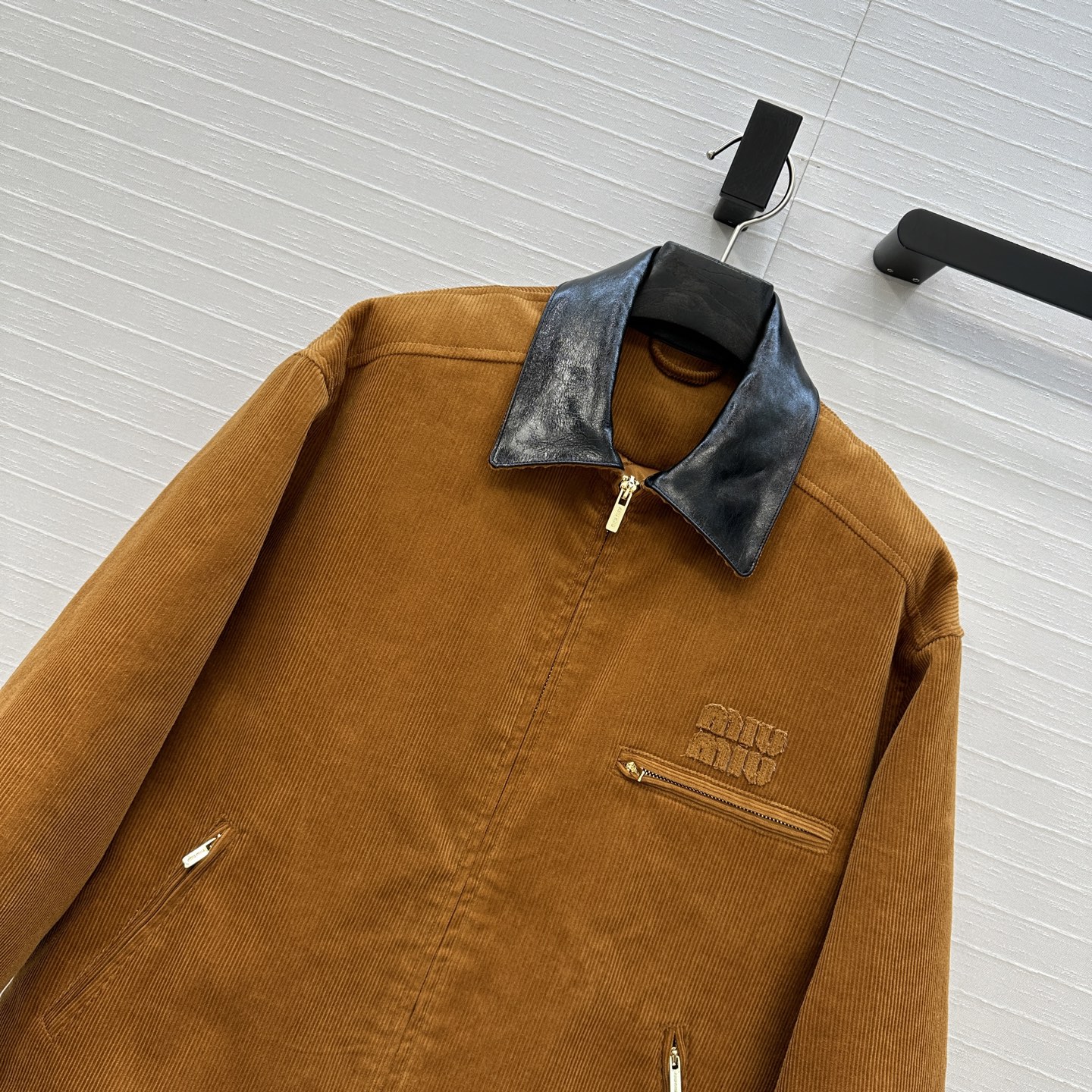 独家首发❤️原单品质！miu系少女知识分子时髦穿搭！真皮翻领拼接灯芯绒棉服外套！立体剪裁短款H版型演绎秋