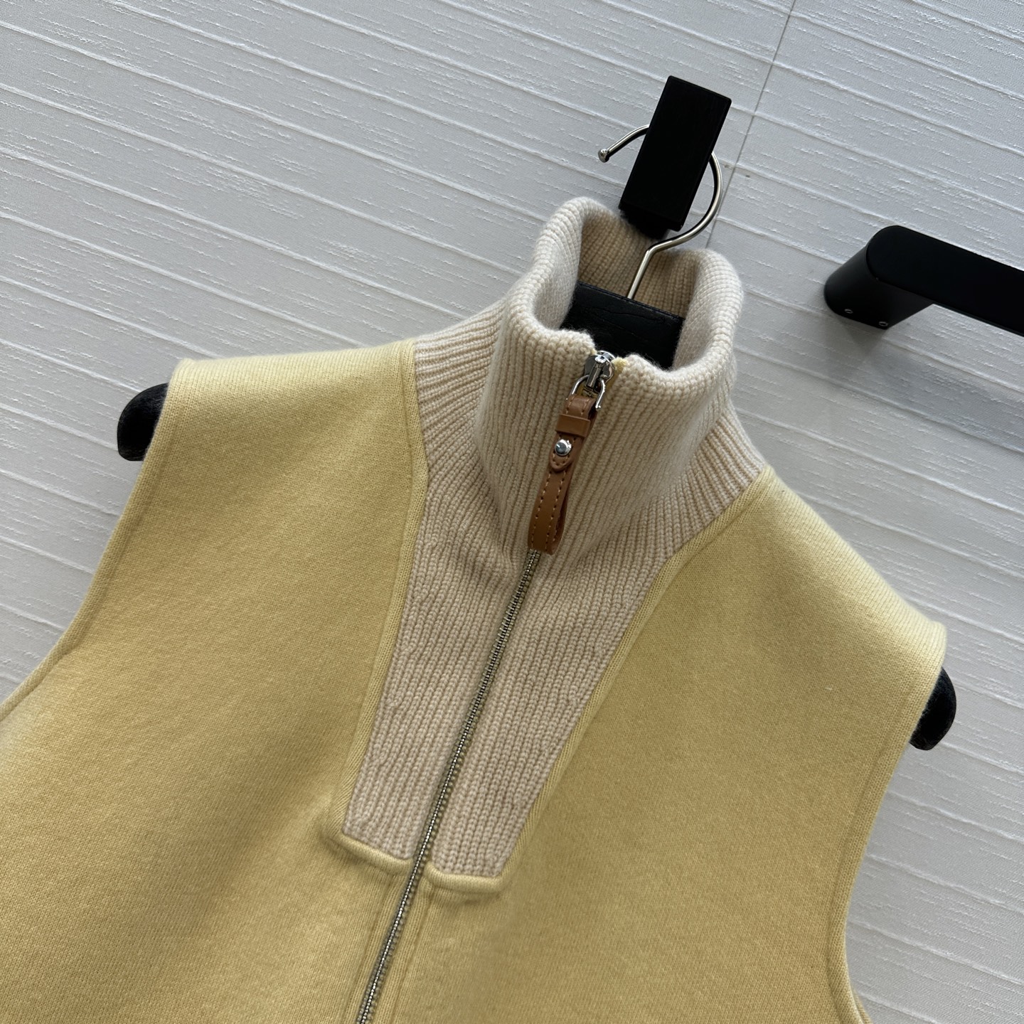 独家首发❤️爆单推荐❤️H马甲秋冬新品！螺纹拉链立领羊绒针织马甲外套！短裁H版型叠搭简约时髦！休闲帅气不