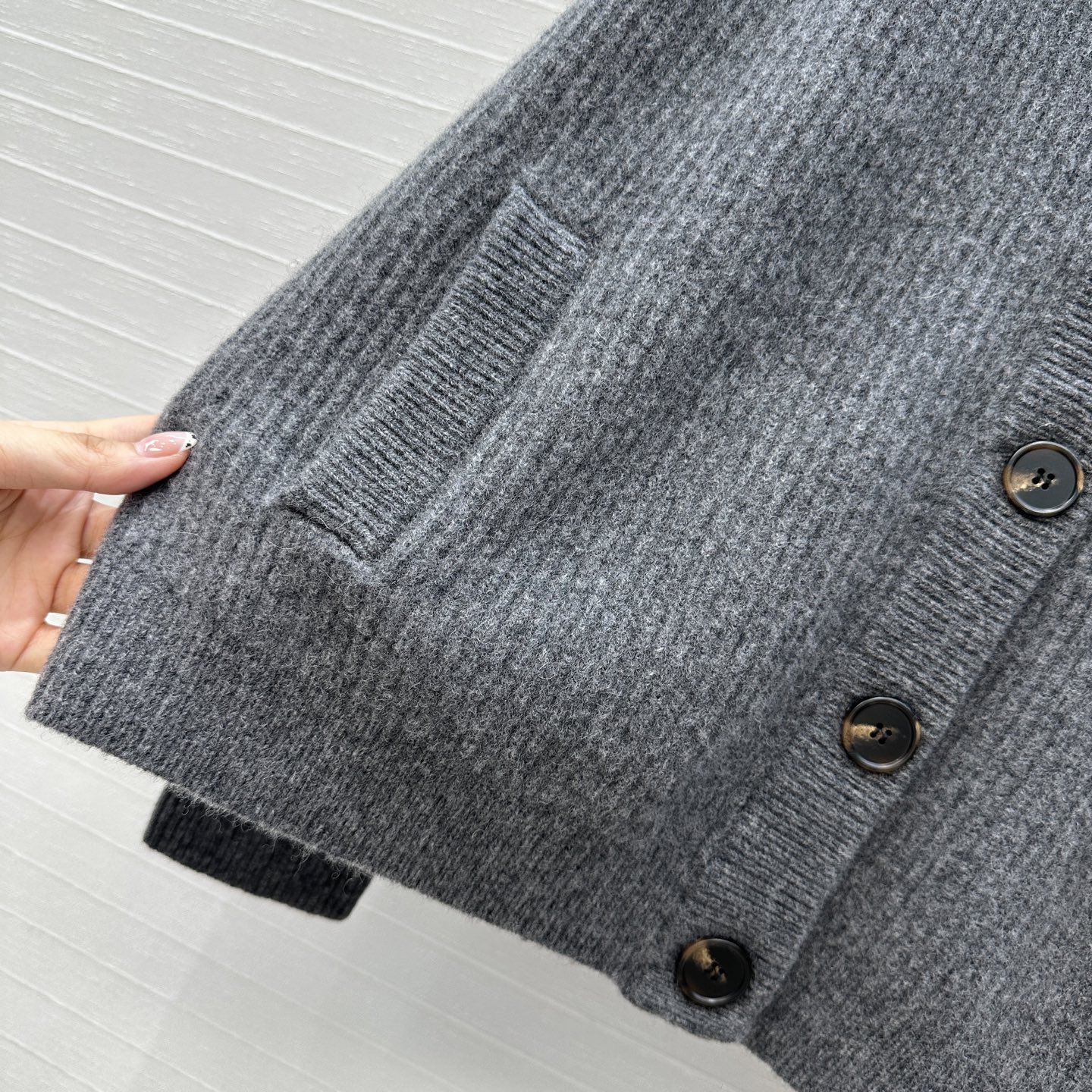 独家首发🍒高端品质！BC新品羊绒针织开衫外套！单排扣圆领长青款设计简约意式老钱风，版型慵懒随性优雅不挑人
