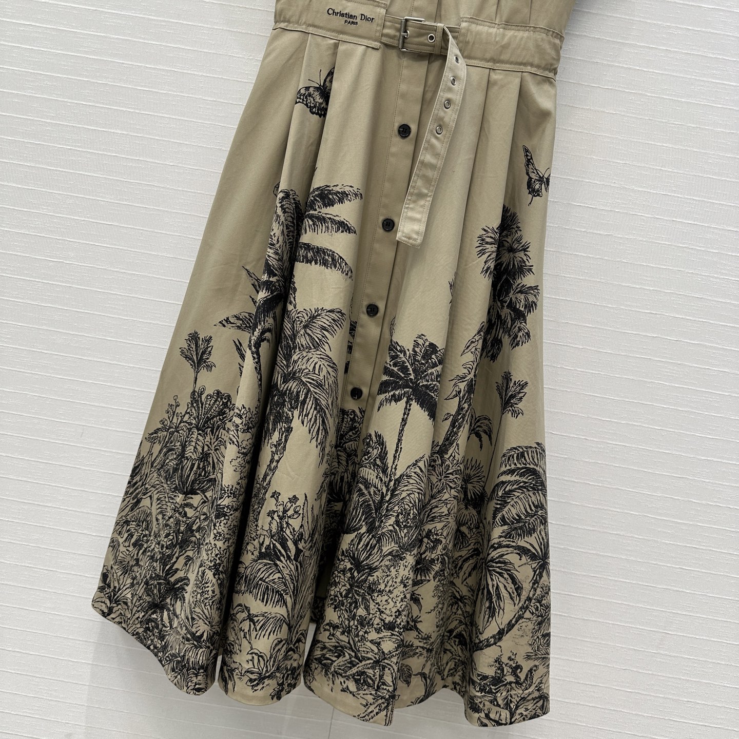 高端品质❤️Dio*25新品 榛果色茹伊印花衬领连衣裙！重新诠释 D家经典丛林动物图案。定制进口高密度纯