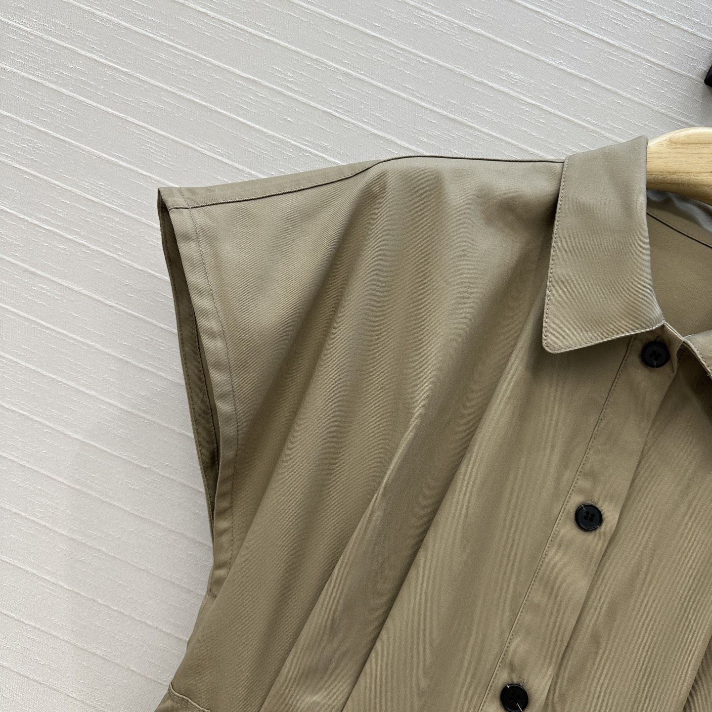 高端品质❤️Dio*25新品 榛果色茹伊印花衬领连衣裙！重新诠释 D家经典丛林动物图案。定制进口高密度纯