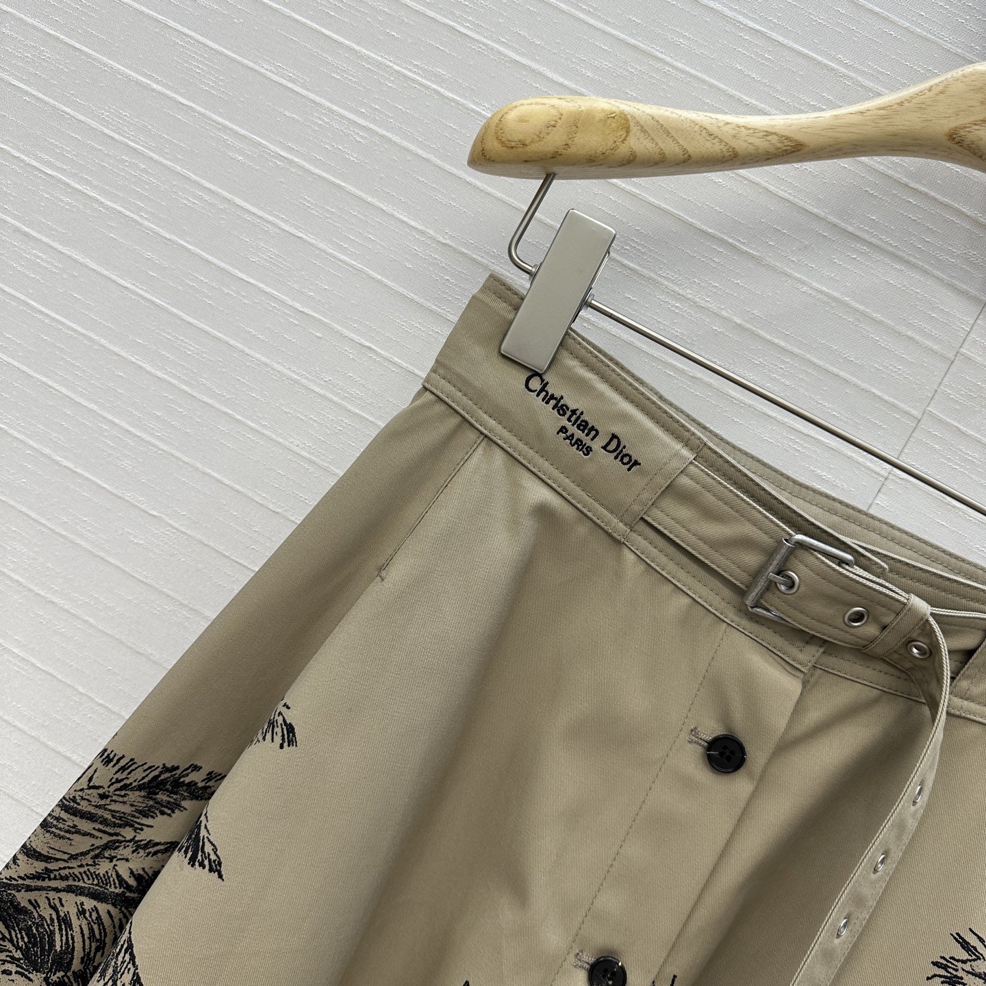 高端品质❤️Dio*25新品 榛果色茹伊印花长款半裙，重新诠释D家经典丛林动物图案。定制进口高密度纯棉面