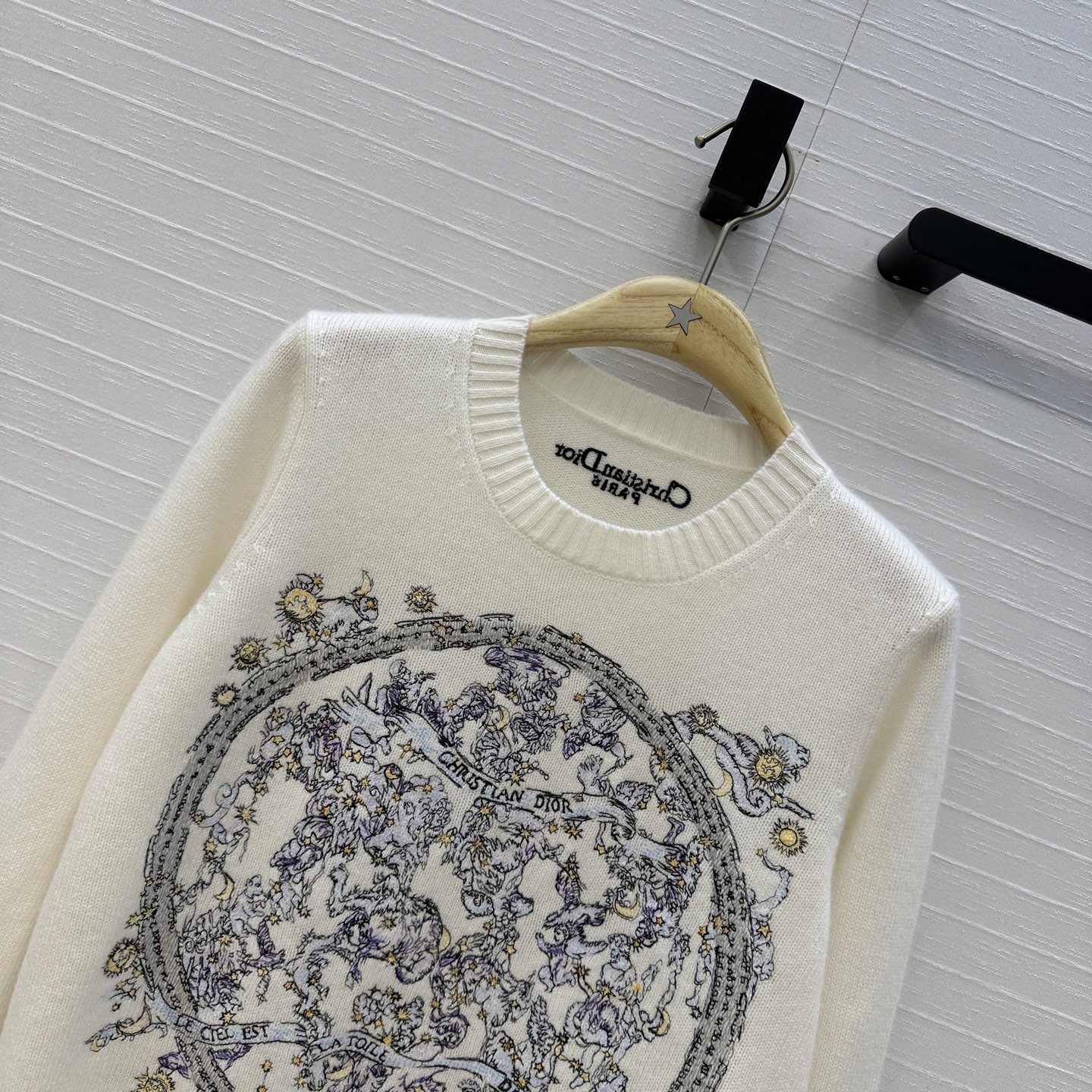 原单品质🖤MissD秋冬新品限定系列，天马行空星座图案刺绣羊绒毛衣！⚠️瑞士机满幅重工多色定位刺绣工艺系