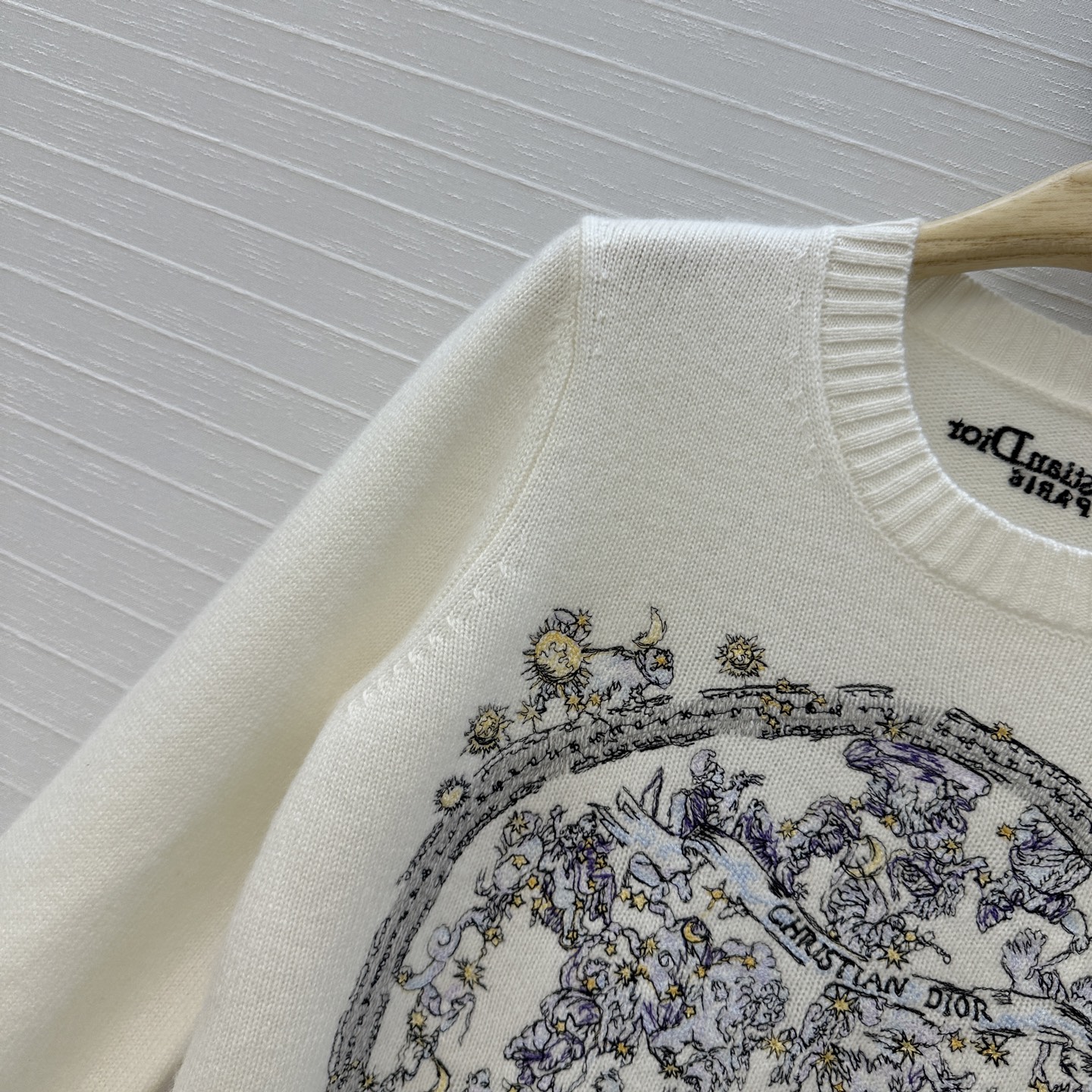 原单品质🖤MissD秋冬新品限定系列，天马行空星座图案刺绣羊绒毛衣！⚠️瑞士机满幅重工多色定位刺绣工艺系