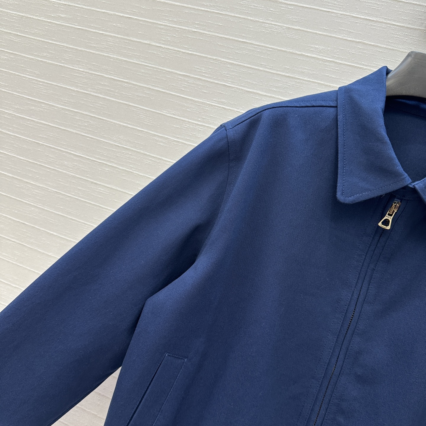 强烈推荐❤️RL长期主义穿搭 老干部风夹克外套，经典logo刺绣徽标点缀，短款拉链版型上身休闲帅气不挑人