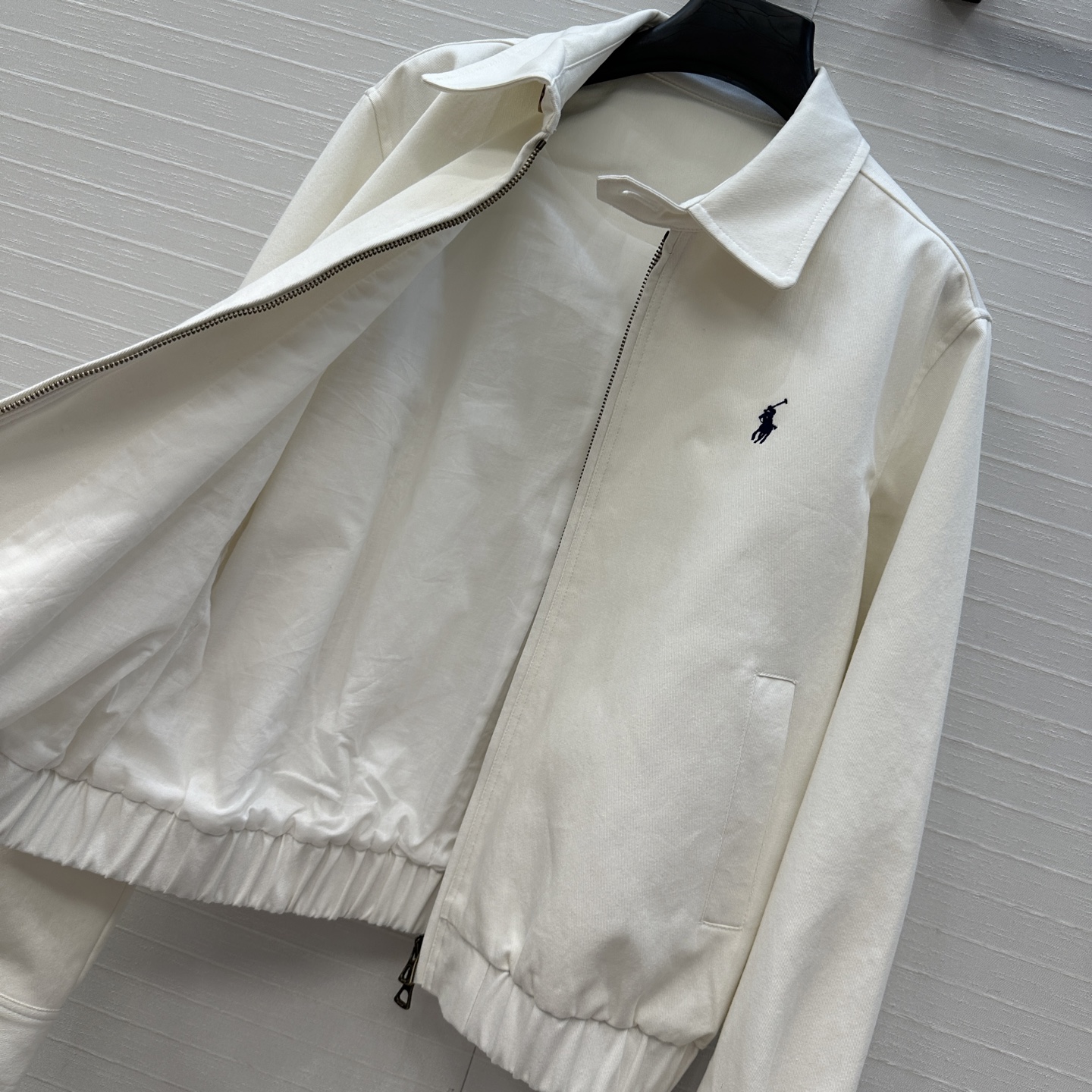 强烈推荐❤️RL长期主义穿搭 老干部风夹克外套，经典logo刺绣徽标点缀，短款拉链版型上身休闲帅气不挑人