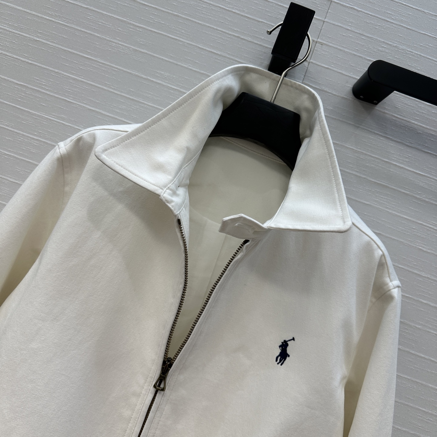 强烈推荐❤️RL长期主义穿搭 老干部风夹克外套，经典logo刺绣徽标点缀，短款拉链版型上身休闲帅气不挑人